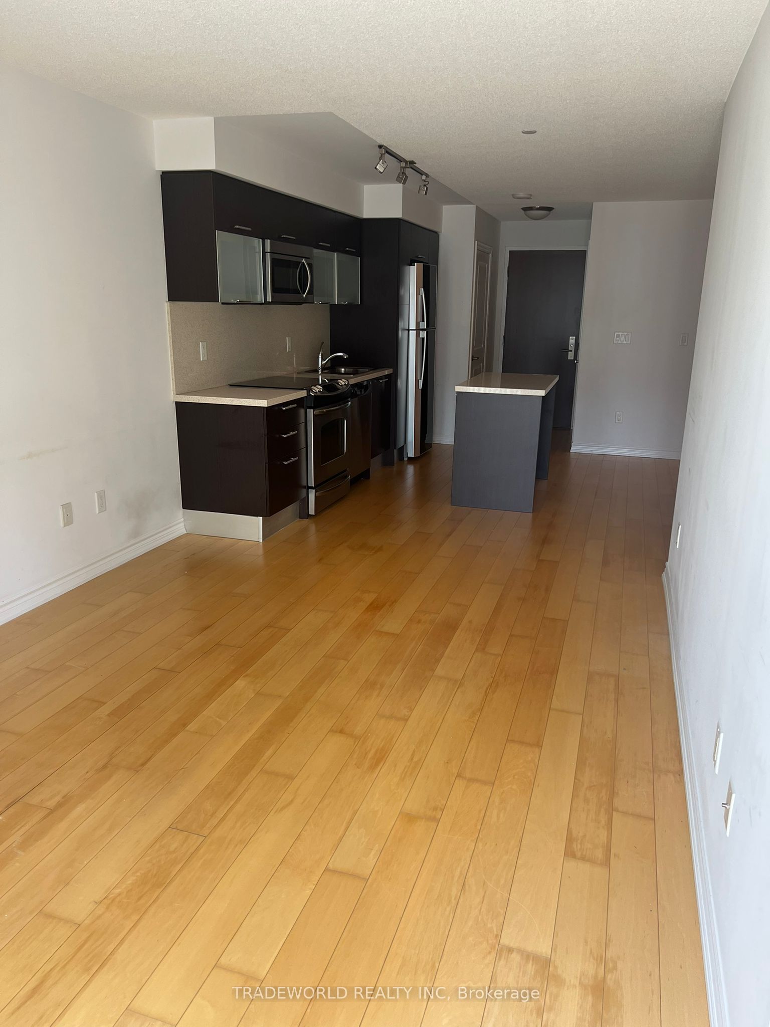 386 Yonge Street 921, Toronto, ON M5B 0A5 photo 4