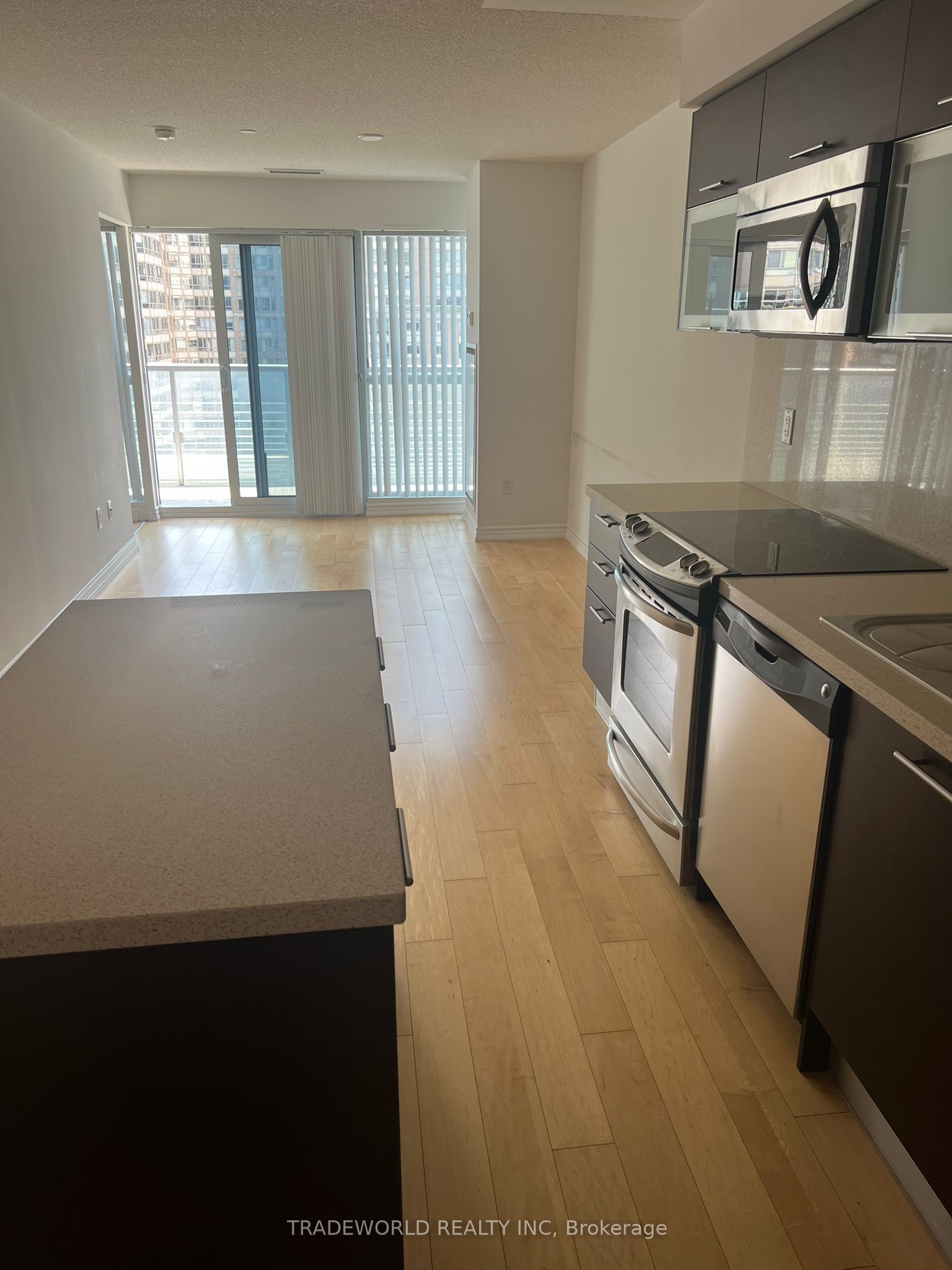 386 Yonge Street 921, Toronto, ON M5B 0A5 photo 5