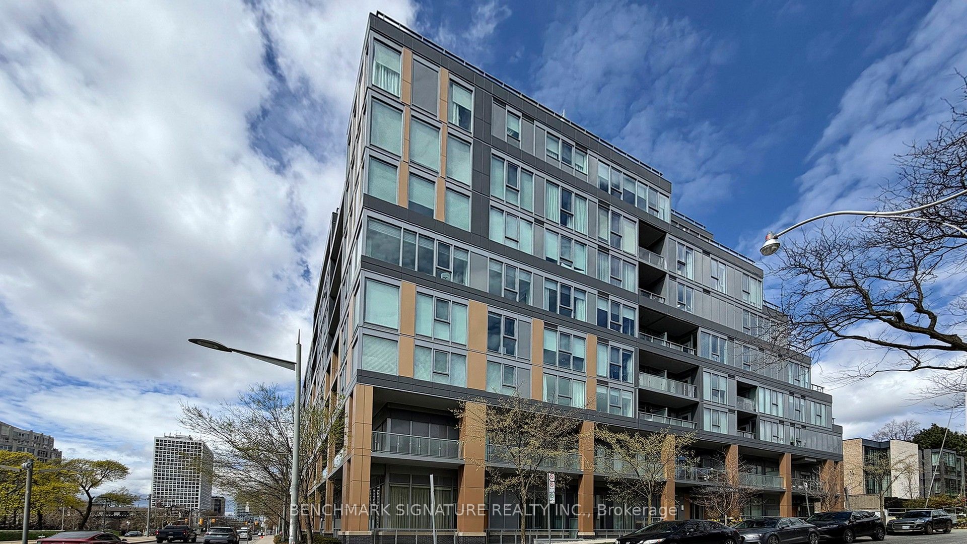 6 Parkwood Avenue Th106, Toronto, ON M4V 0A3 photo 2
