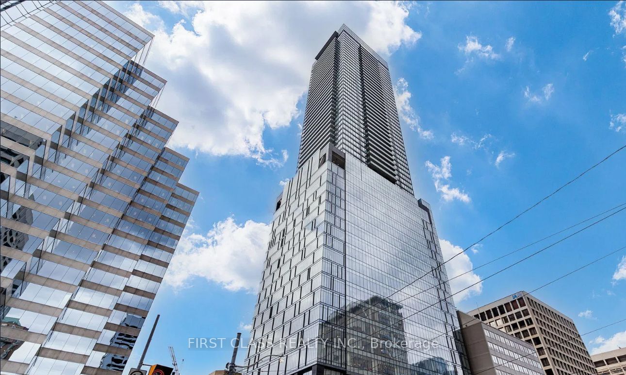 488 University Avenue 3916, Toronto, ON M5G 0C1