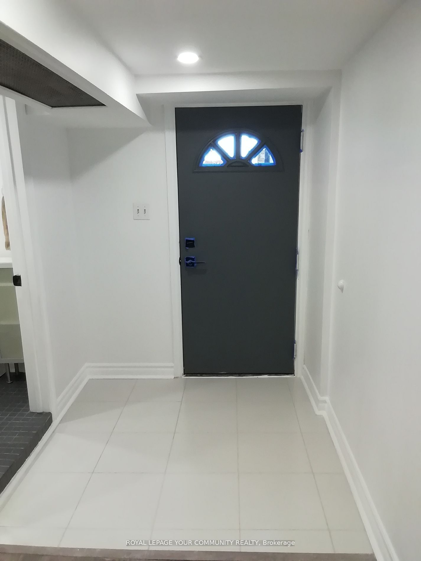 10 Ulster Street Lower, Toronto, ON M5S 1E2 photo 5