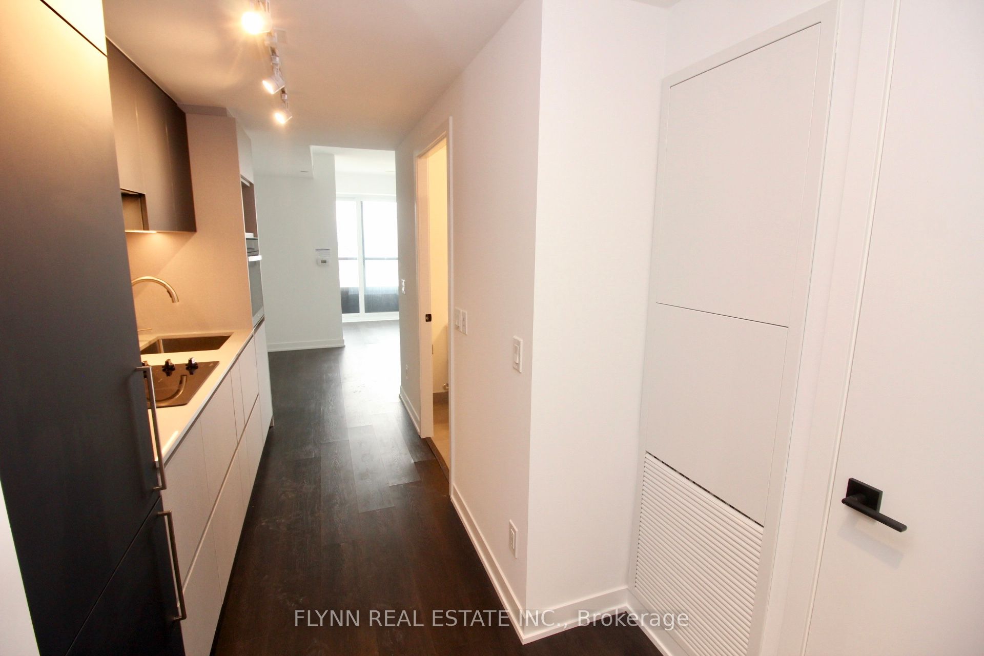 319 Jarvis Street 3909, Toronto, ON M5B 0C8 photo 2