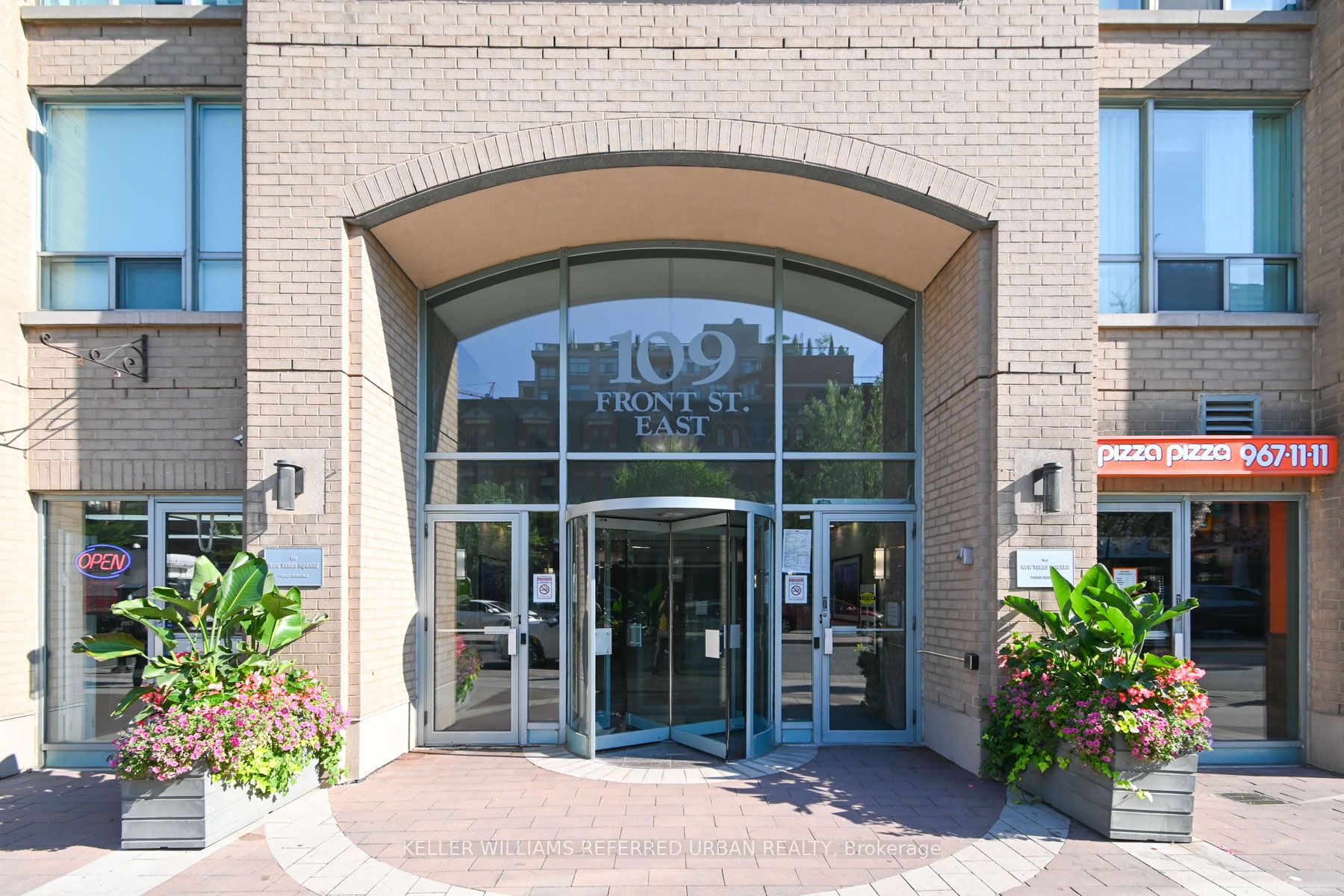 109 Front Street E 202, Toronto, ON M5A 4P7 photo 2