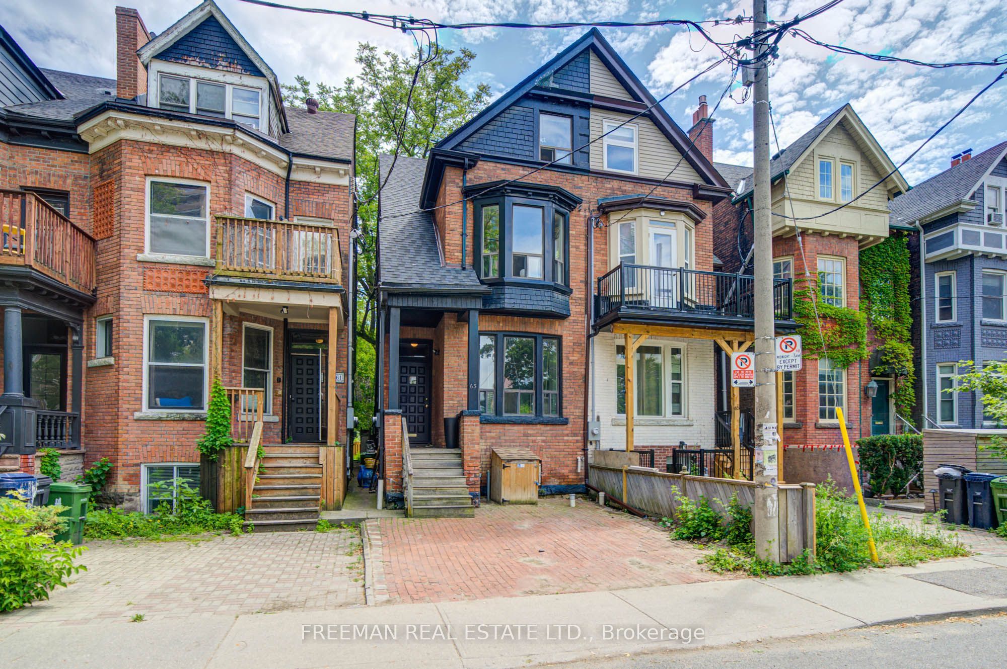 63 Sussex Avenue, Toronto, ON M5S 1J8