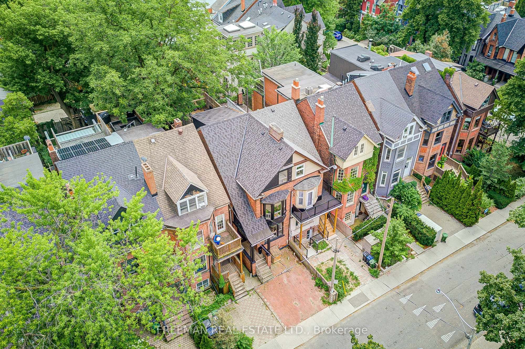 63 Sussex Avenue, Toronto, ON M5S 1J8 photo 4
