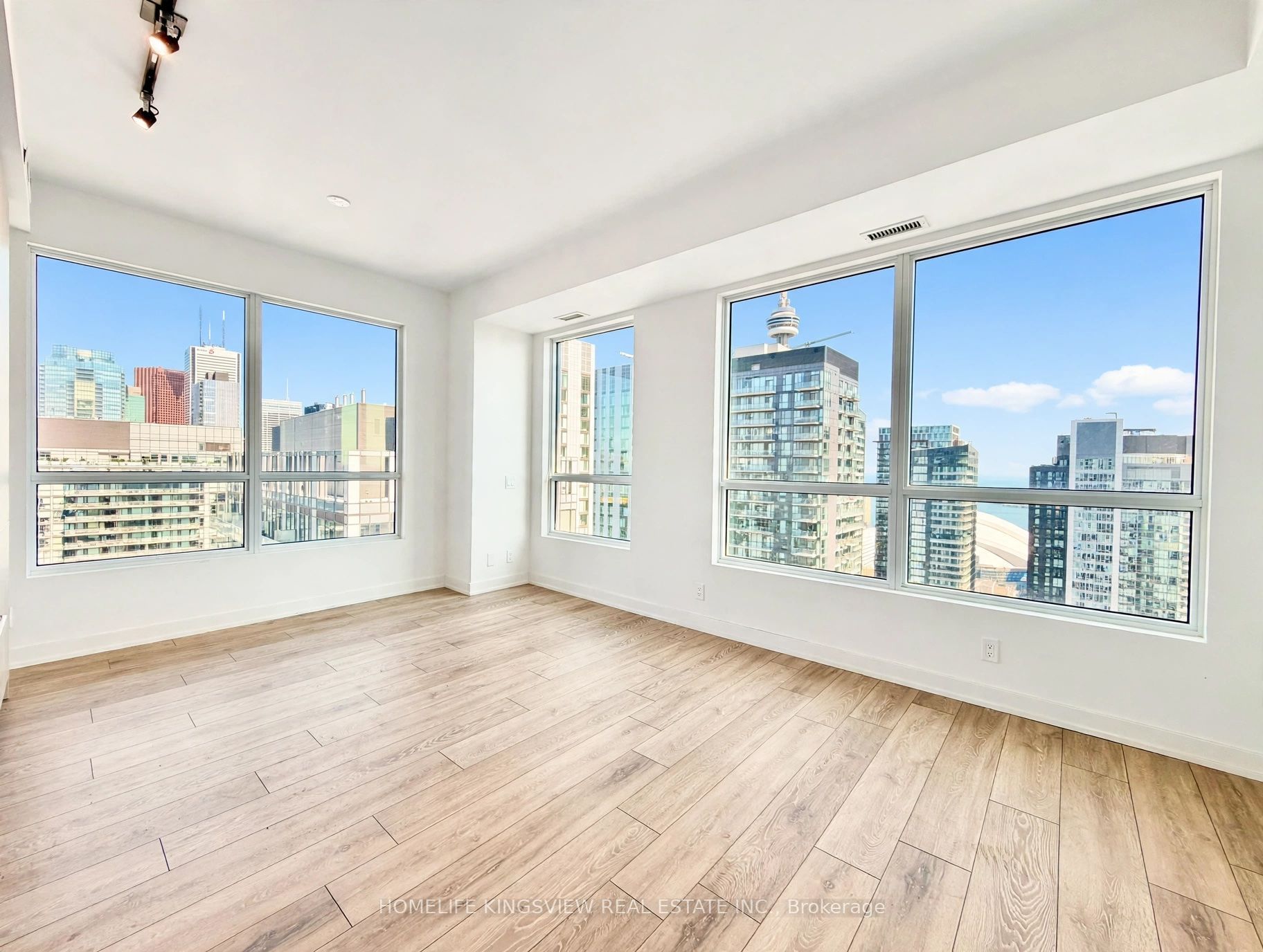 108 Peter Street 4706, Toronto, ON M5V 0W2 photo 3