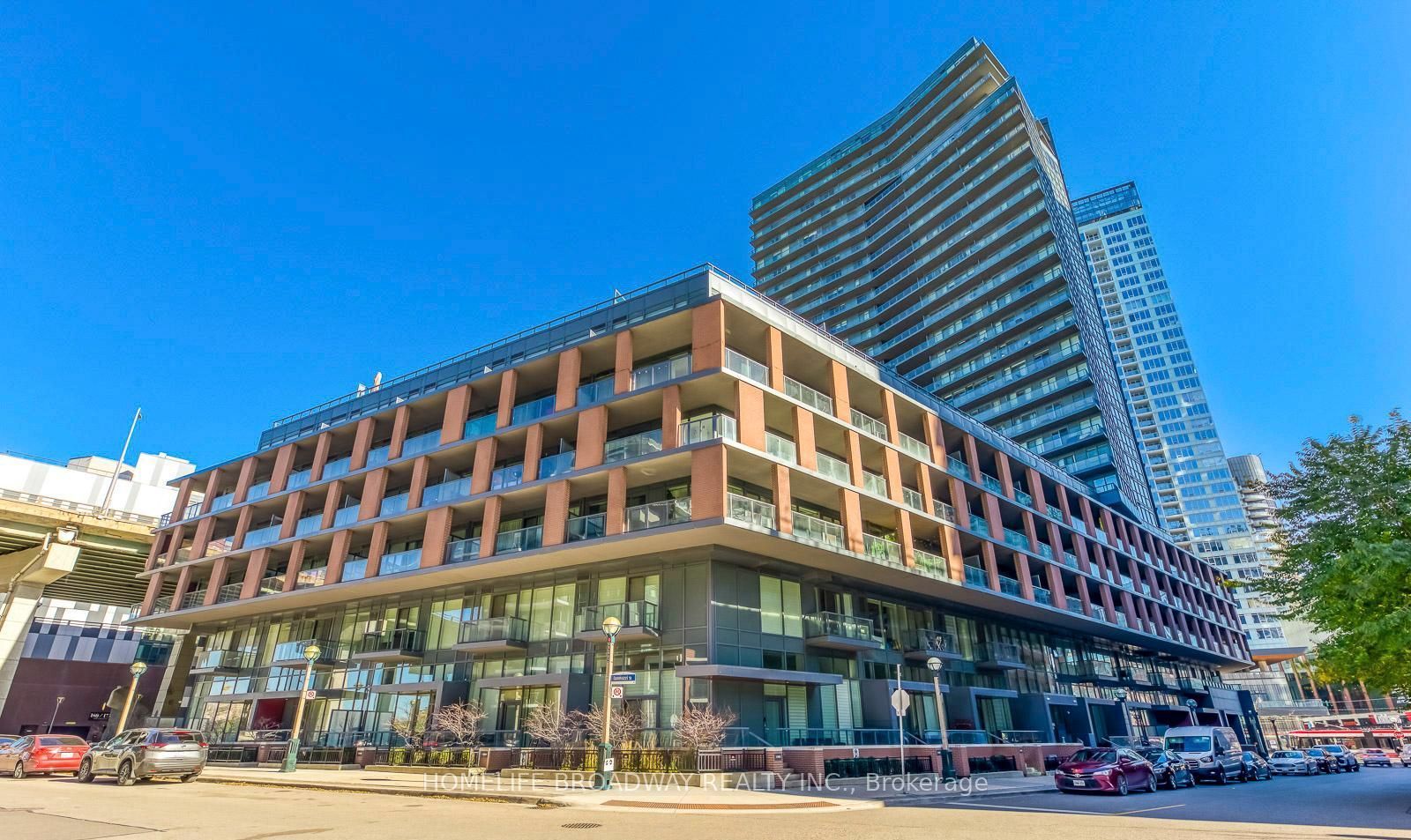 20 Bruyeres Mews 519, Toronto, ON M5V 0G8