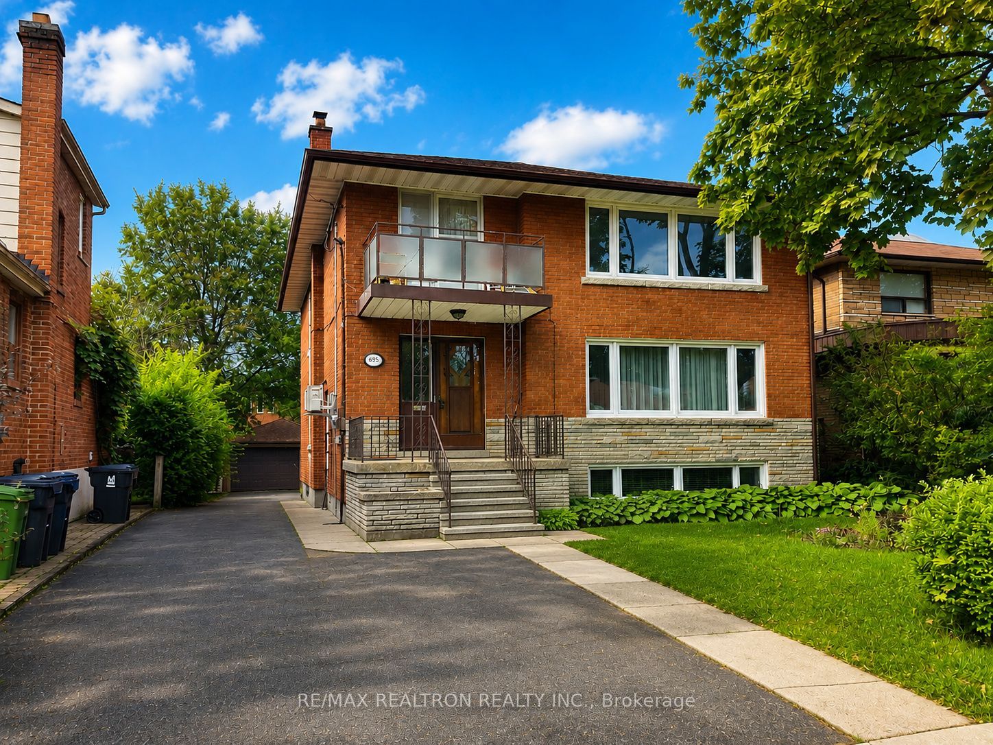 695 Glencairn Avenue Bsmt, Toronto, ON M6B 1Z8