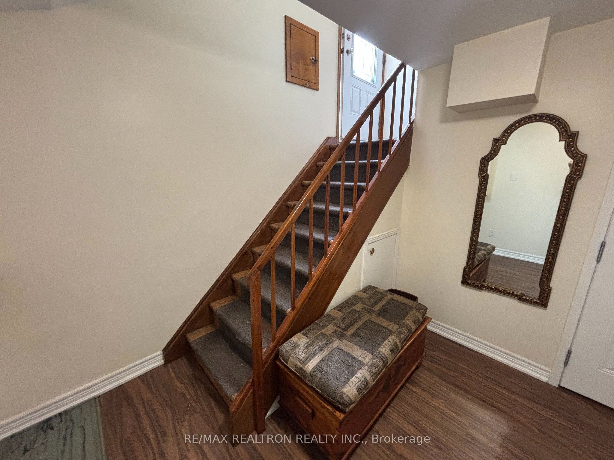 695 Glencairn Avenue Bsmt, Toronto, ON M6B 1Z8 photo 2