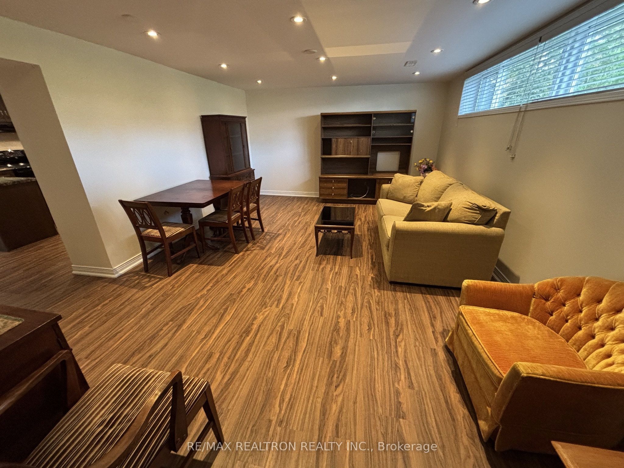 695 Glencairn Avenue Bsmt, Toronto, ON M6B 1Z8 photo 3