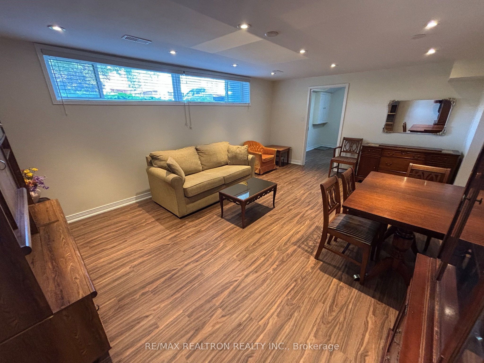 695 Glencairn Avenue Bsmt, Toronto, ON M6B 1Z8 photo 5