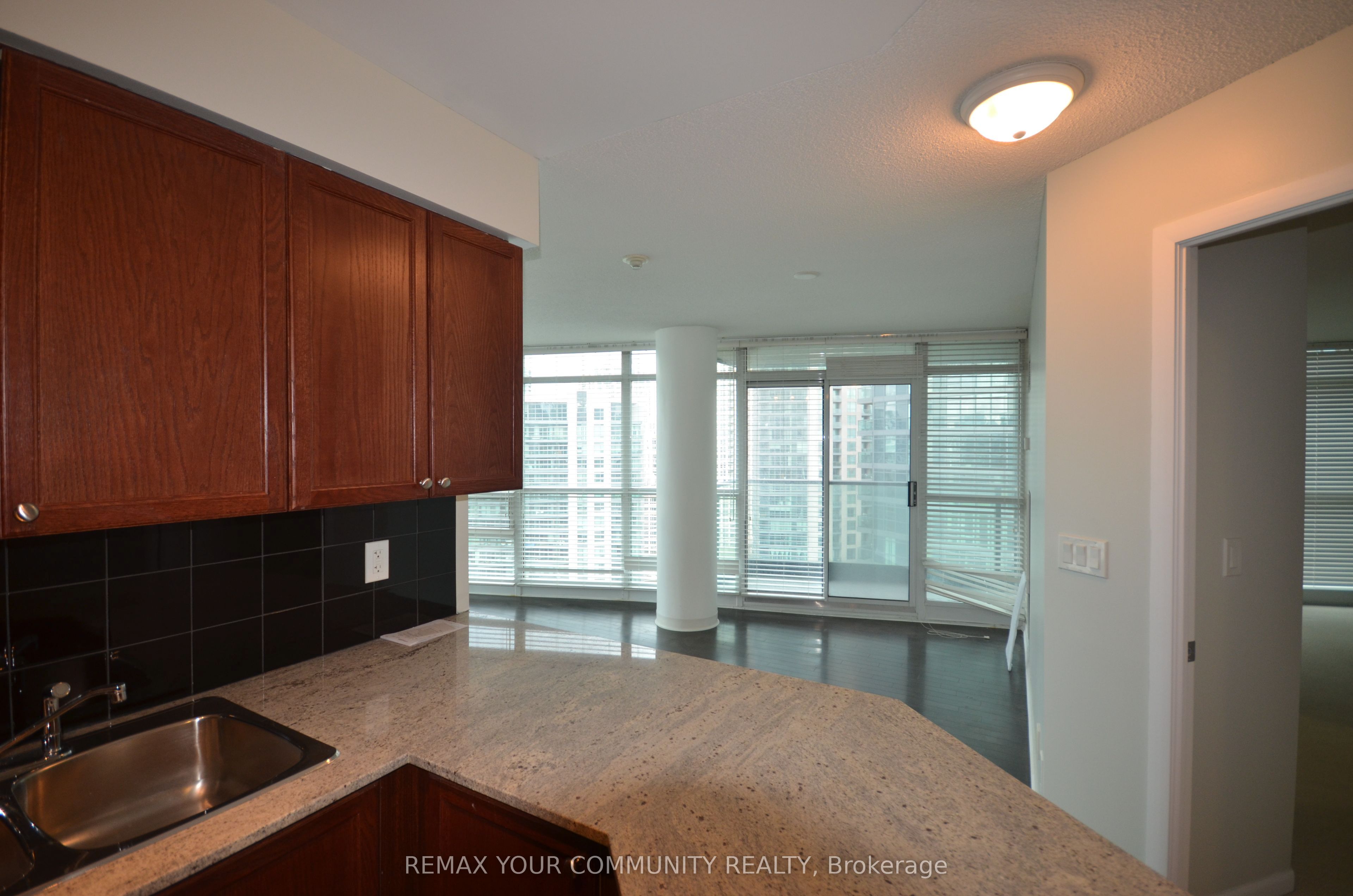 231 Fort York Boulevard 1511, Toronto, ON M5V 1B2 photo 5