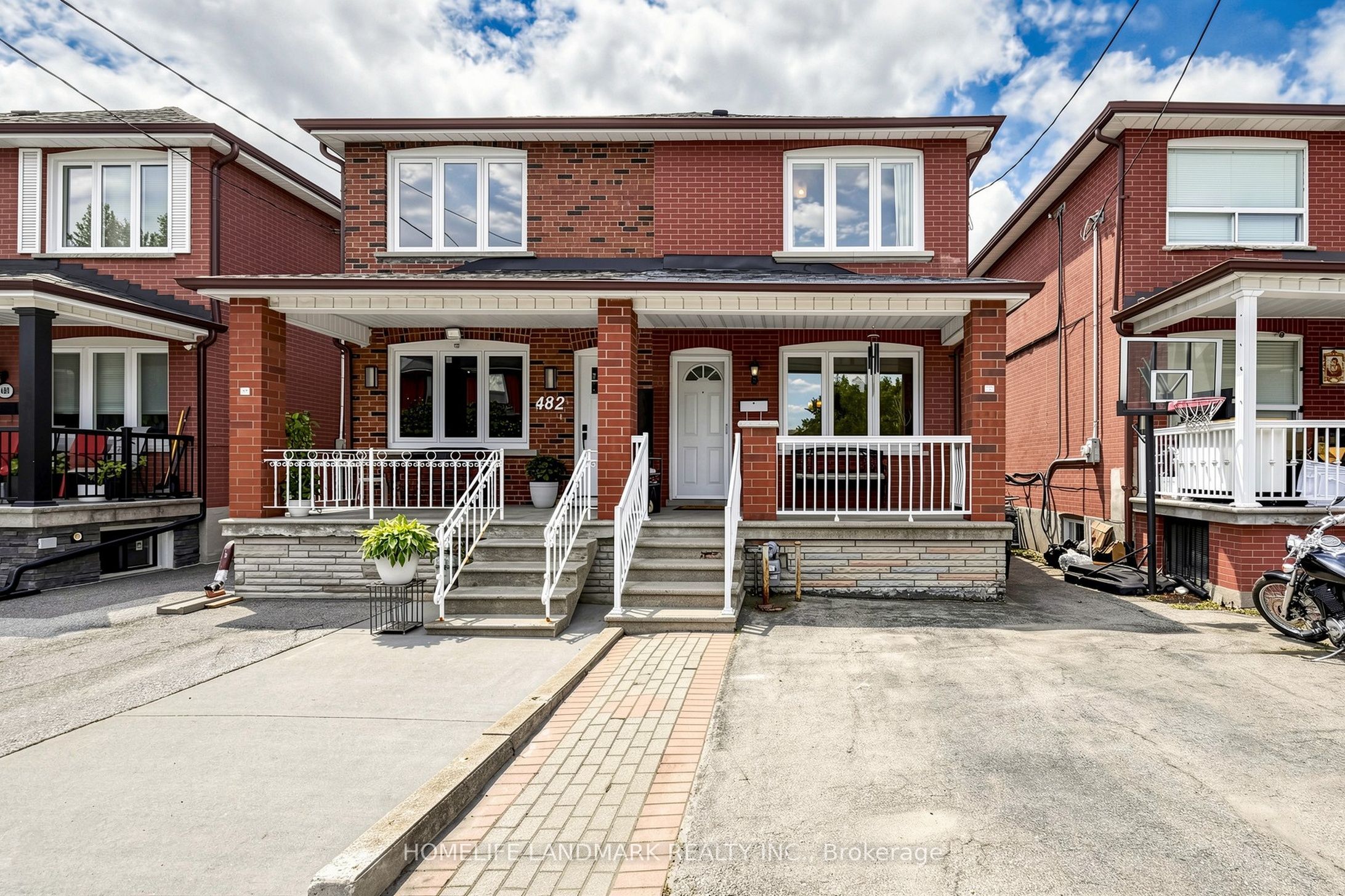 484 Glenholme Avenue, Toronto, ON M6E 3G2