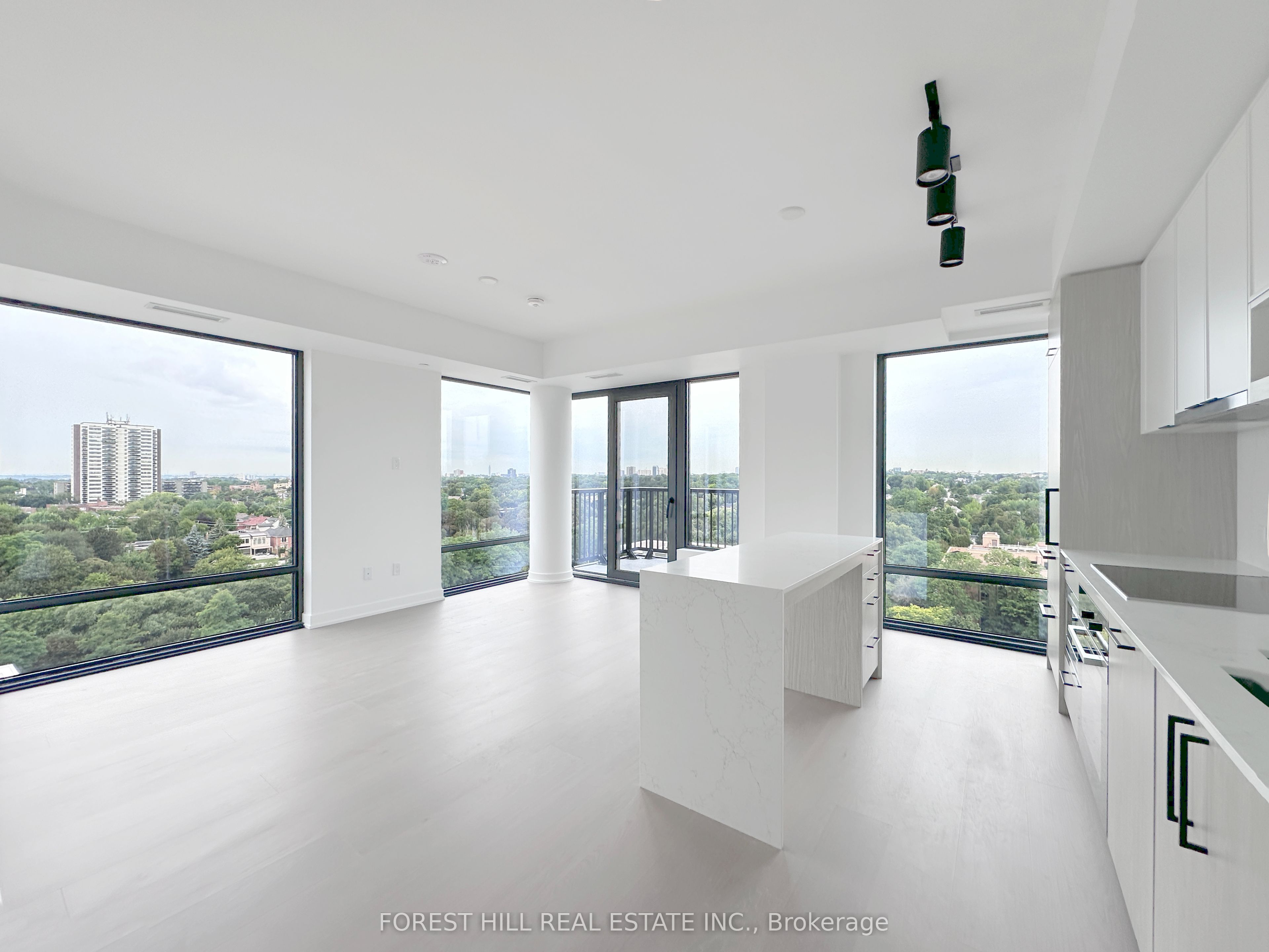 91 Montclair Avenue 1709, Toronto, ON M5P 0B1 photo 2