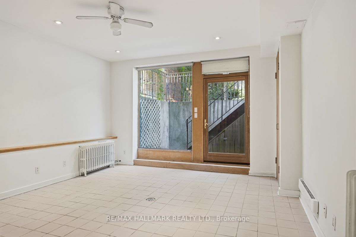 321 Palmerston Boulevard Lower Back, Toronto, ON M6G 2N5 photo 4