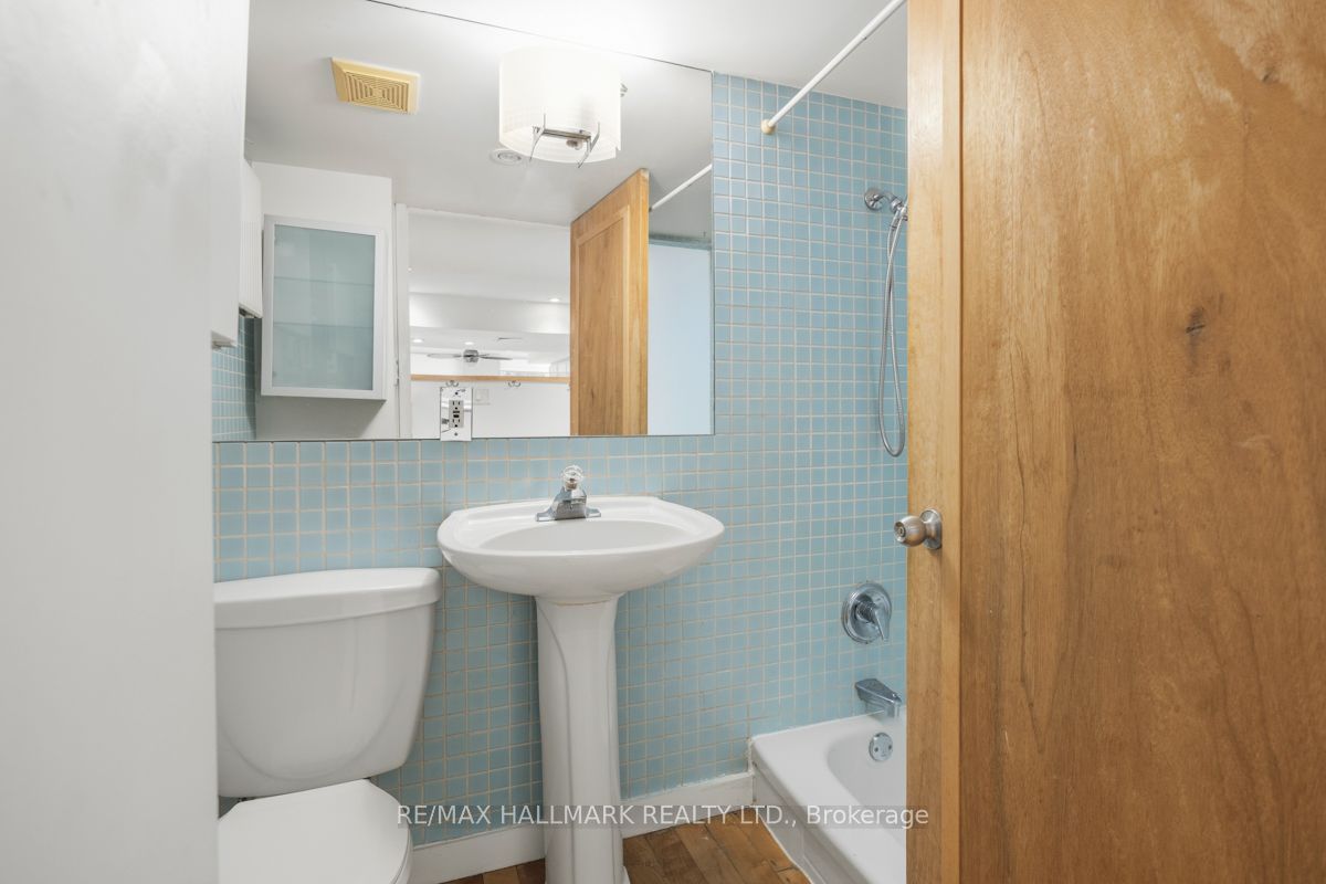 321 Palmerston Boulevard Lower Back, Toronto, ON M6G 2N5 photo 5