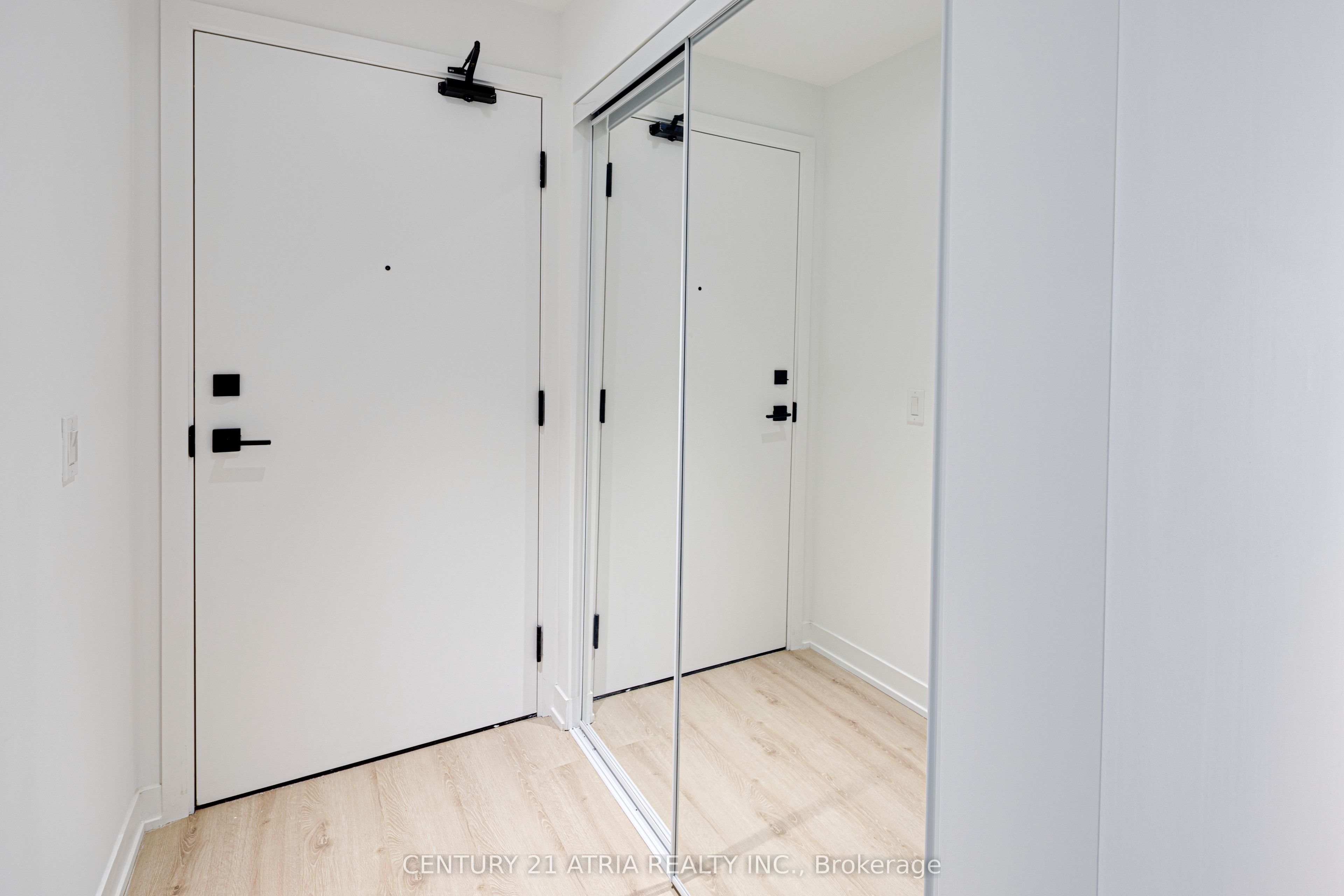 319 Jarvis Street 2515, Toronto, ON M5B 0C8