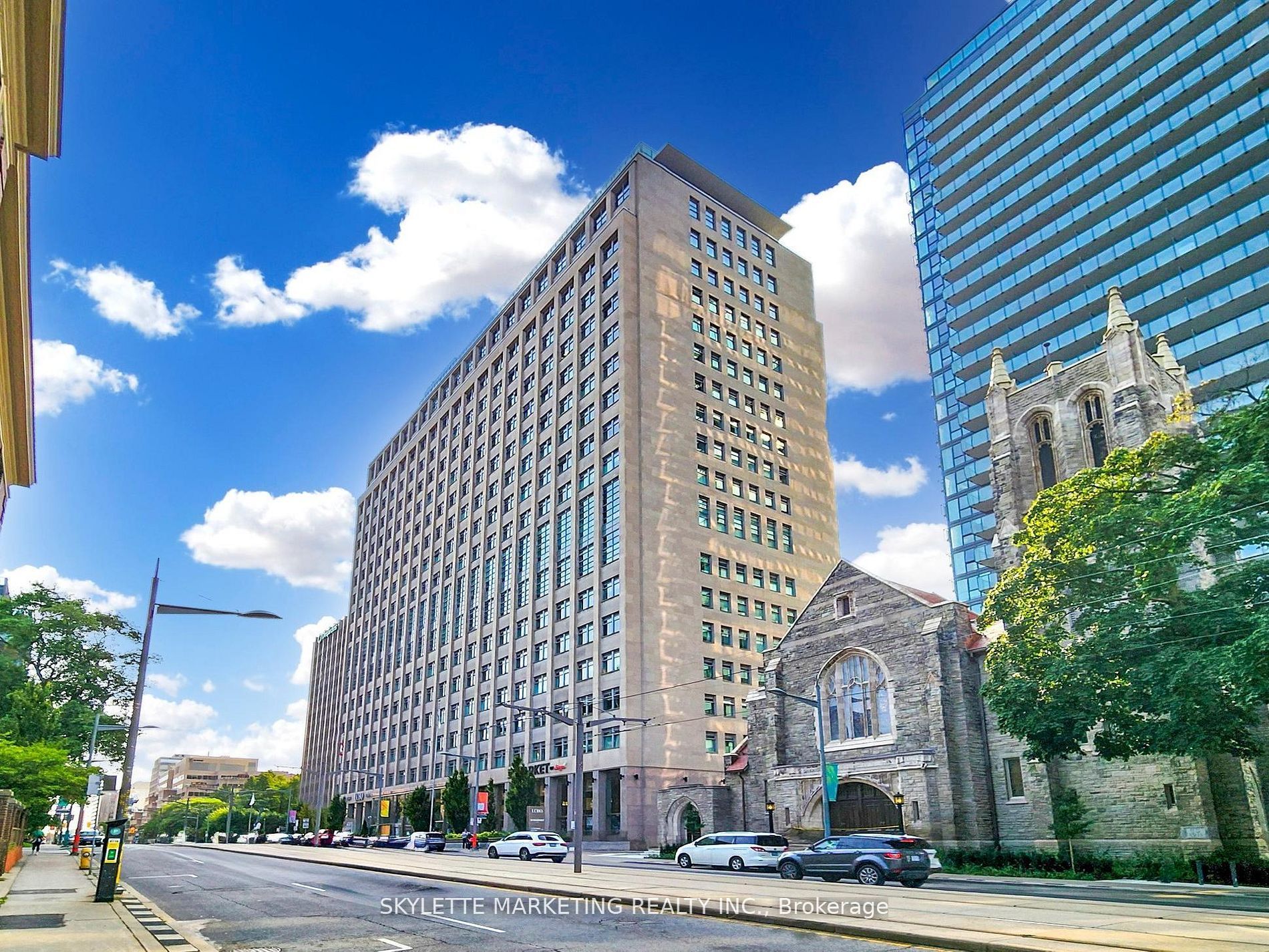 111 St Clair Avenue W 1128, Toronto, ON M4V 1N5