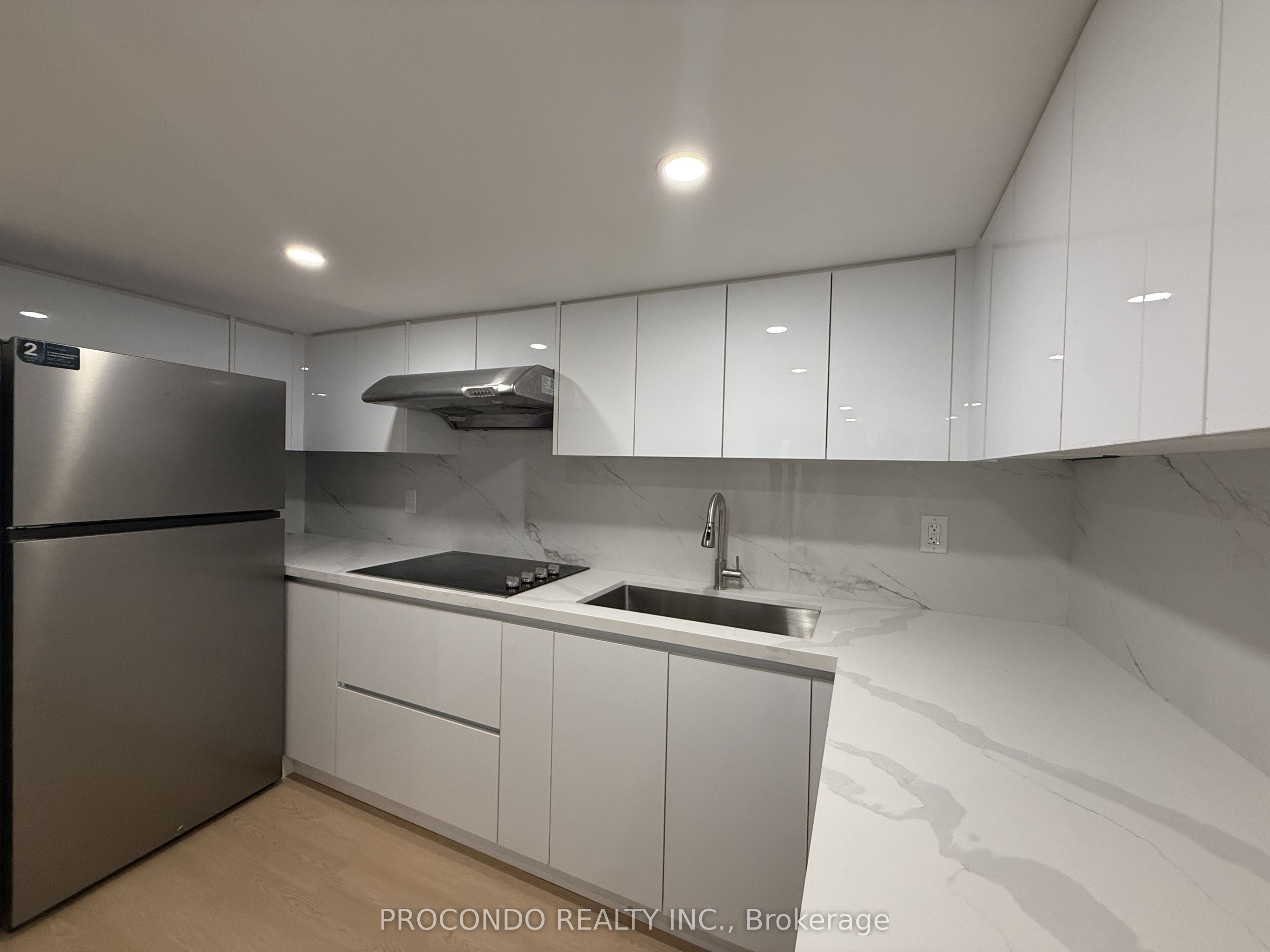 18 Patrick Boulevard, Toronto, ON M2J 3K9 photo 2