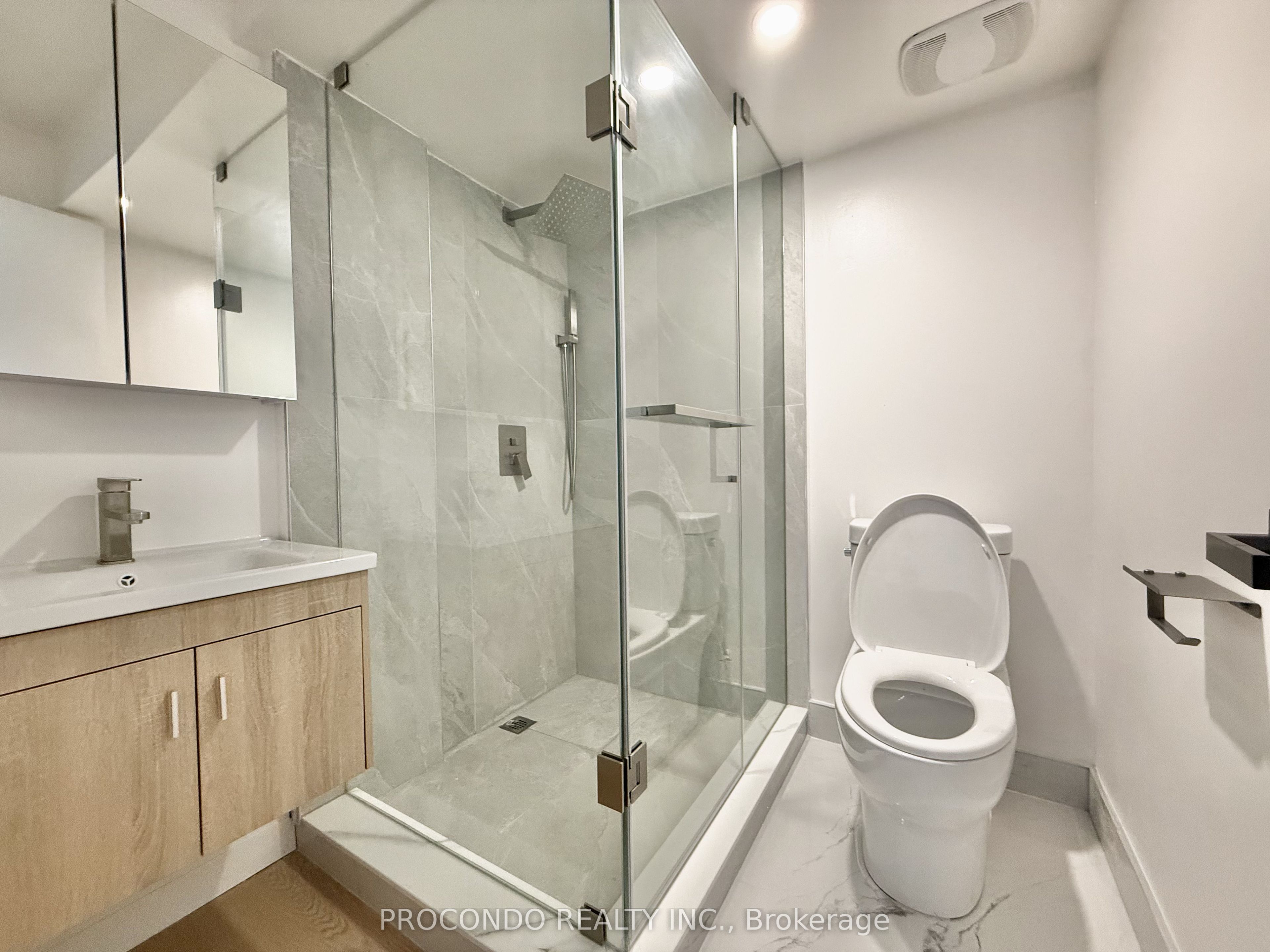 18 Patrick Boulevard, Toronto, ON M2J 3K9 photo 3