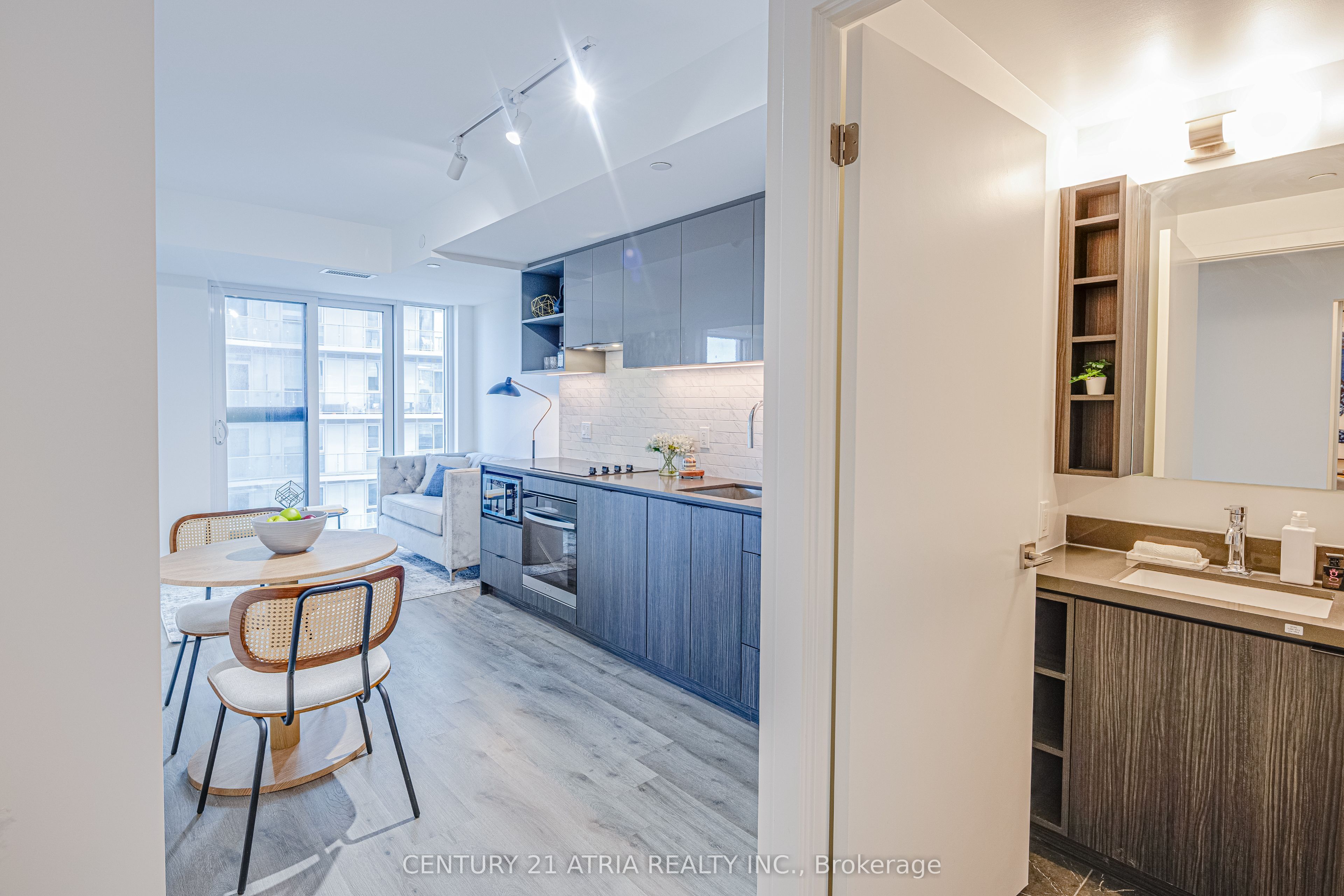 252 Church Street 2308, Toronto, ON M5B 0E6 photo 3
