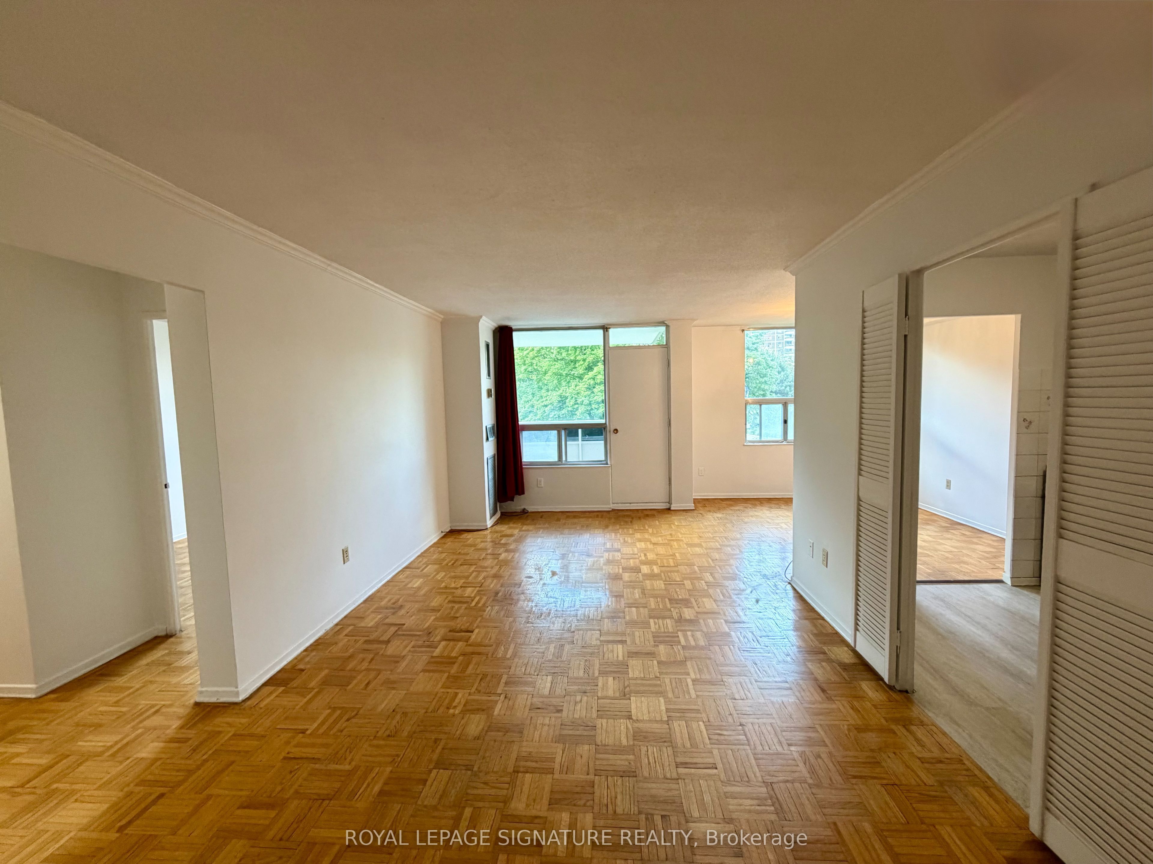 20 Edgecliff Golfway 409, Toronto, ON M3C 3A4 photo 5