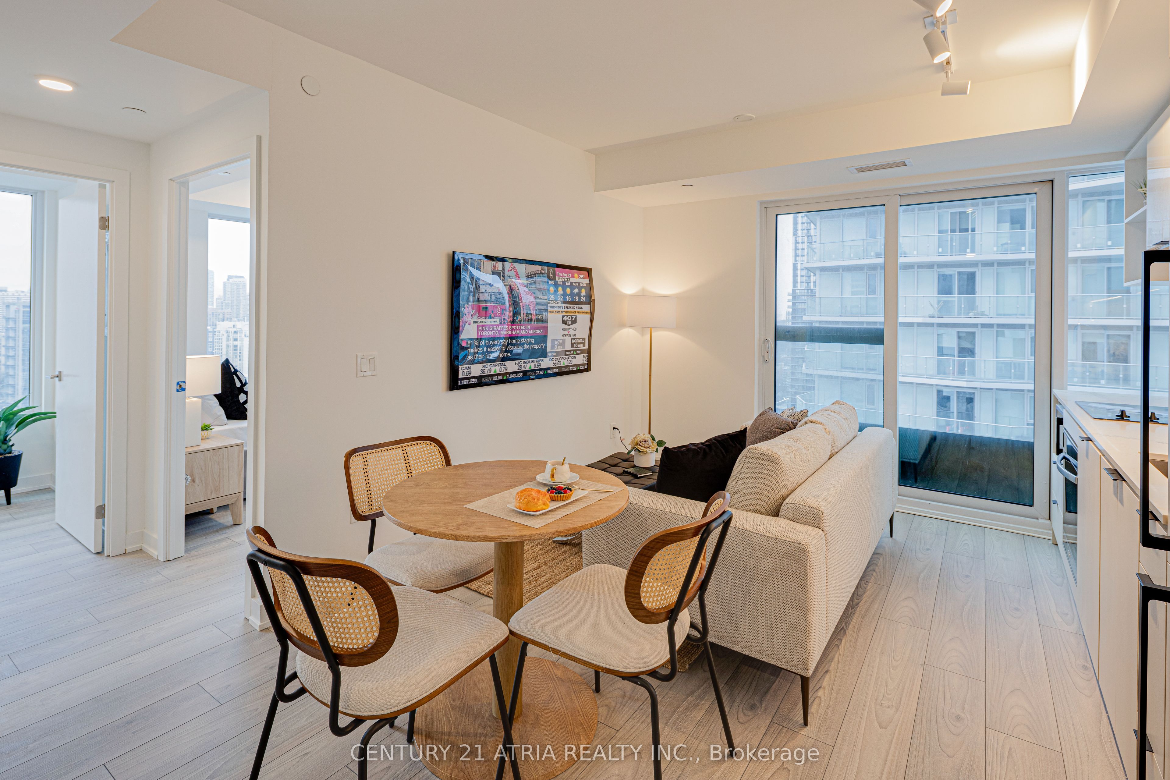 252 Church Street 2706, Toronto, ON M5B 0E6 photo 4