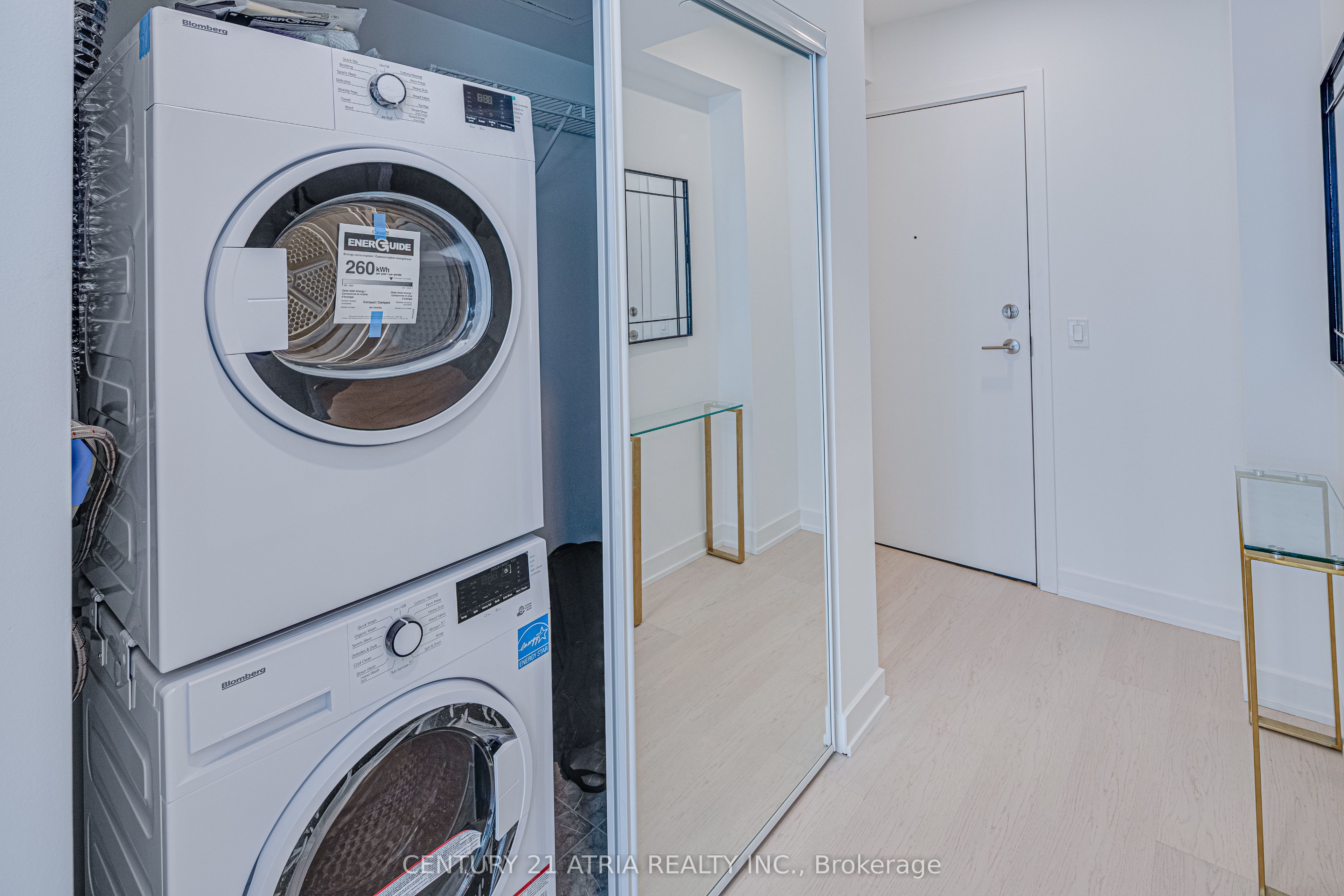 252 Church Street 3707, Toronto, ON M5B 0E6 photo 3