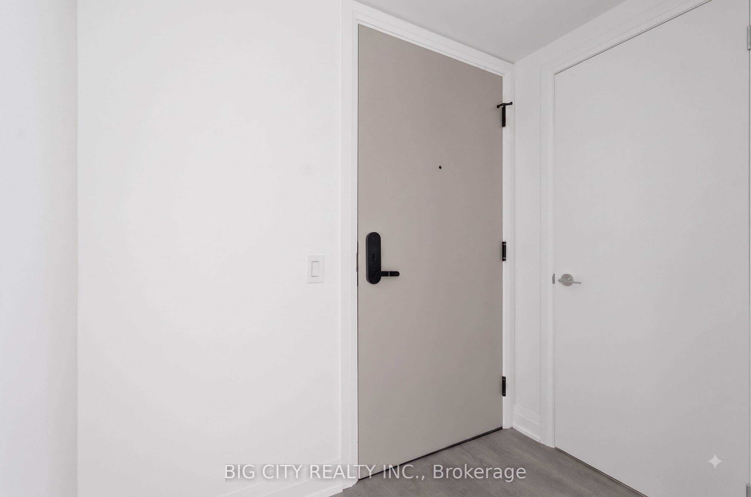 25 Frederick Todd Way 1410, Toronto, ON M4G 0C9 photo 3