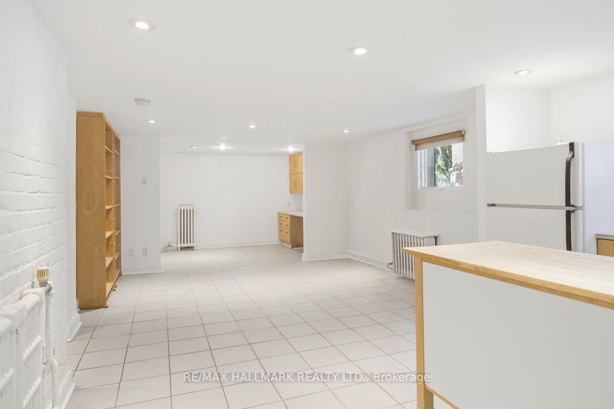 321 Palmerston Boulevard Lower Front, Toronto, ON M6G 2N5 photo 3