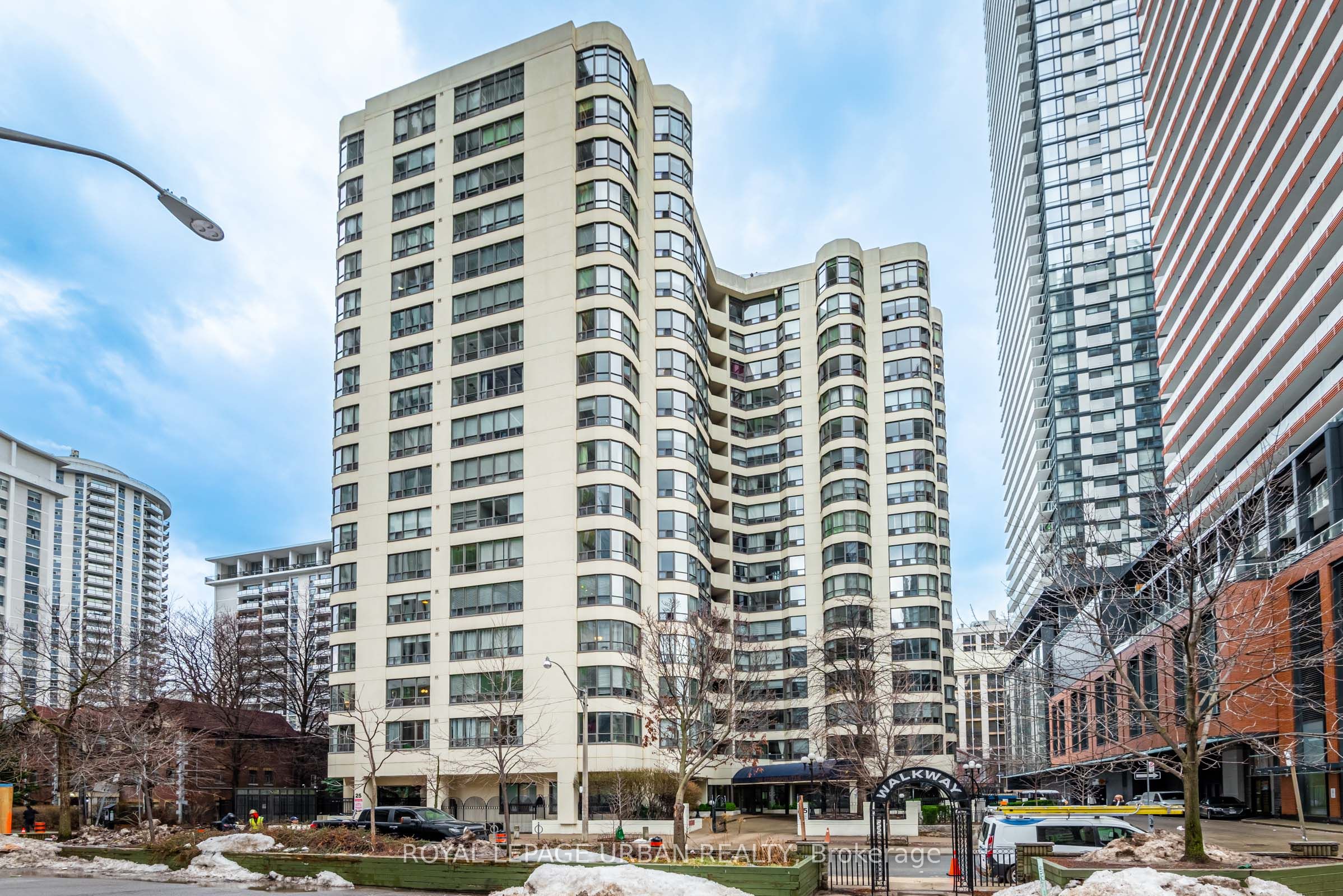 25 Maitland Street 505, Toronto, ON M4Y 2W1