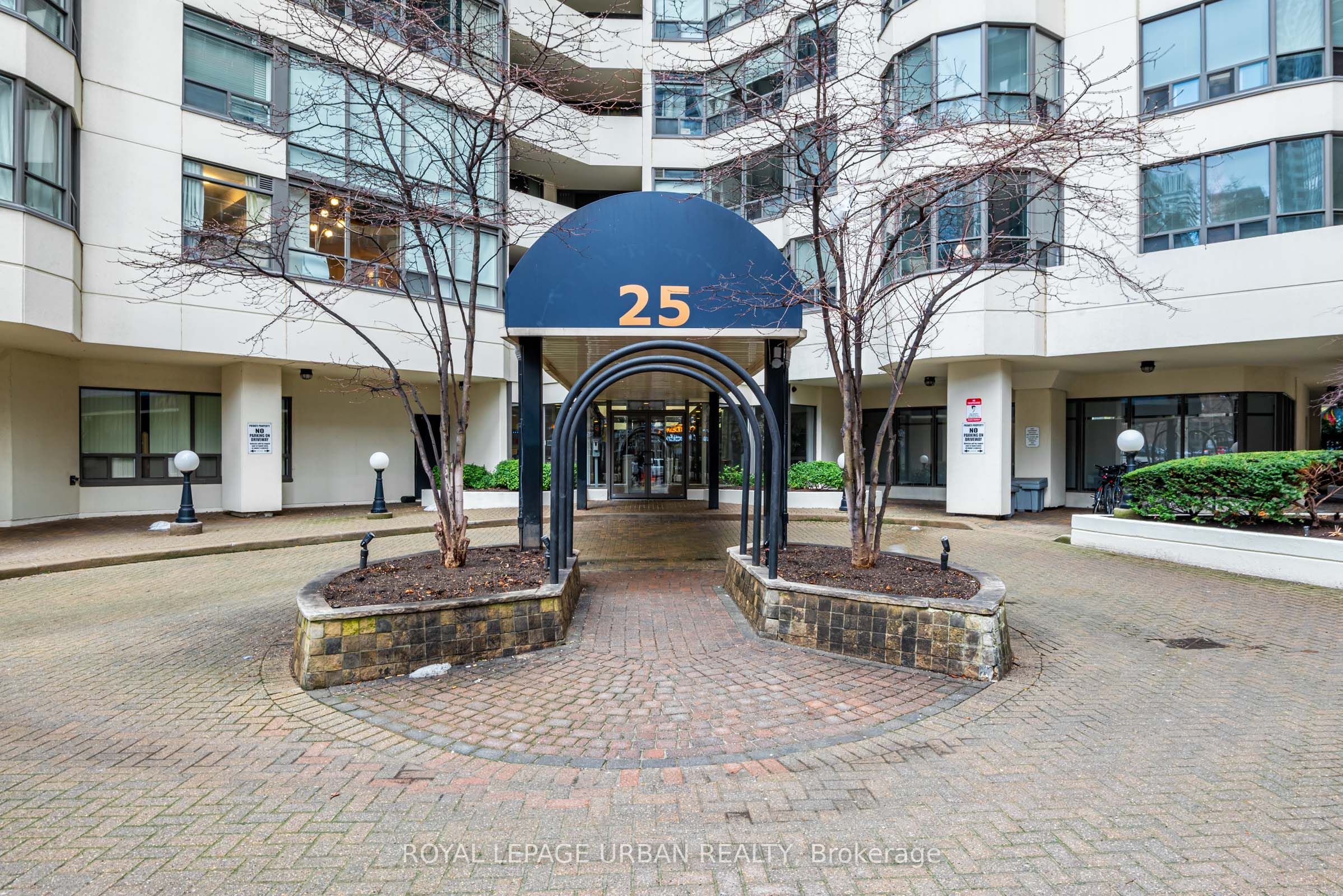 25 Maitland Street 505, Toronto, ON M4Y 2W1 photo 2