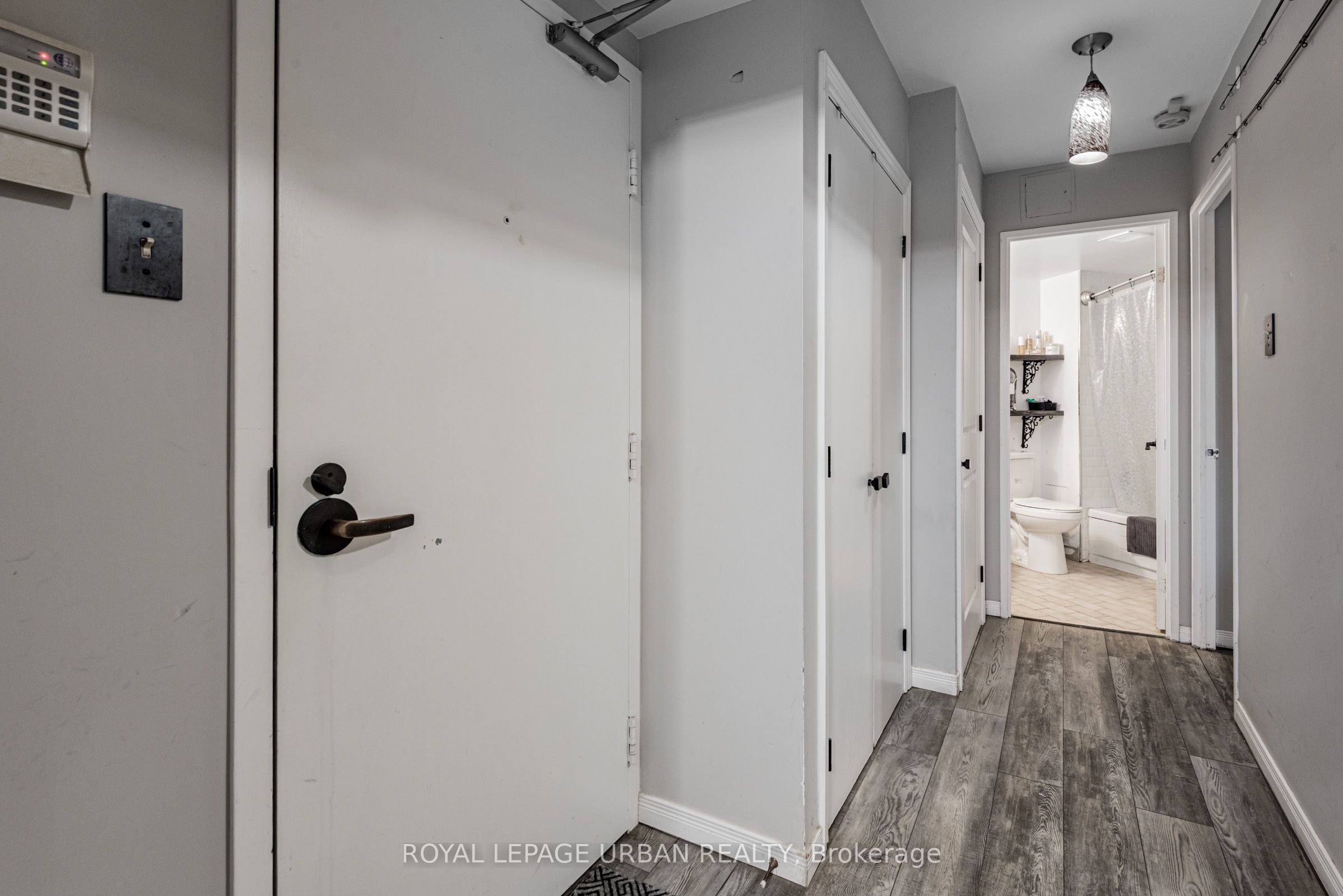 25 Maitland Street 505, Toronto, ON M4Y 2W1 photo 3