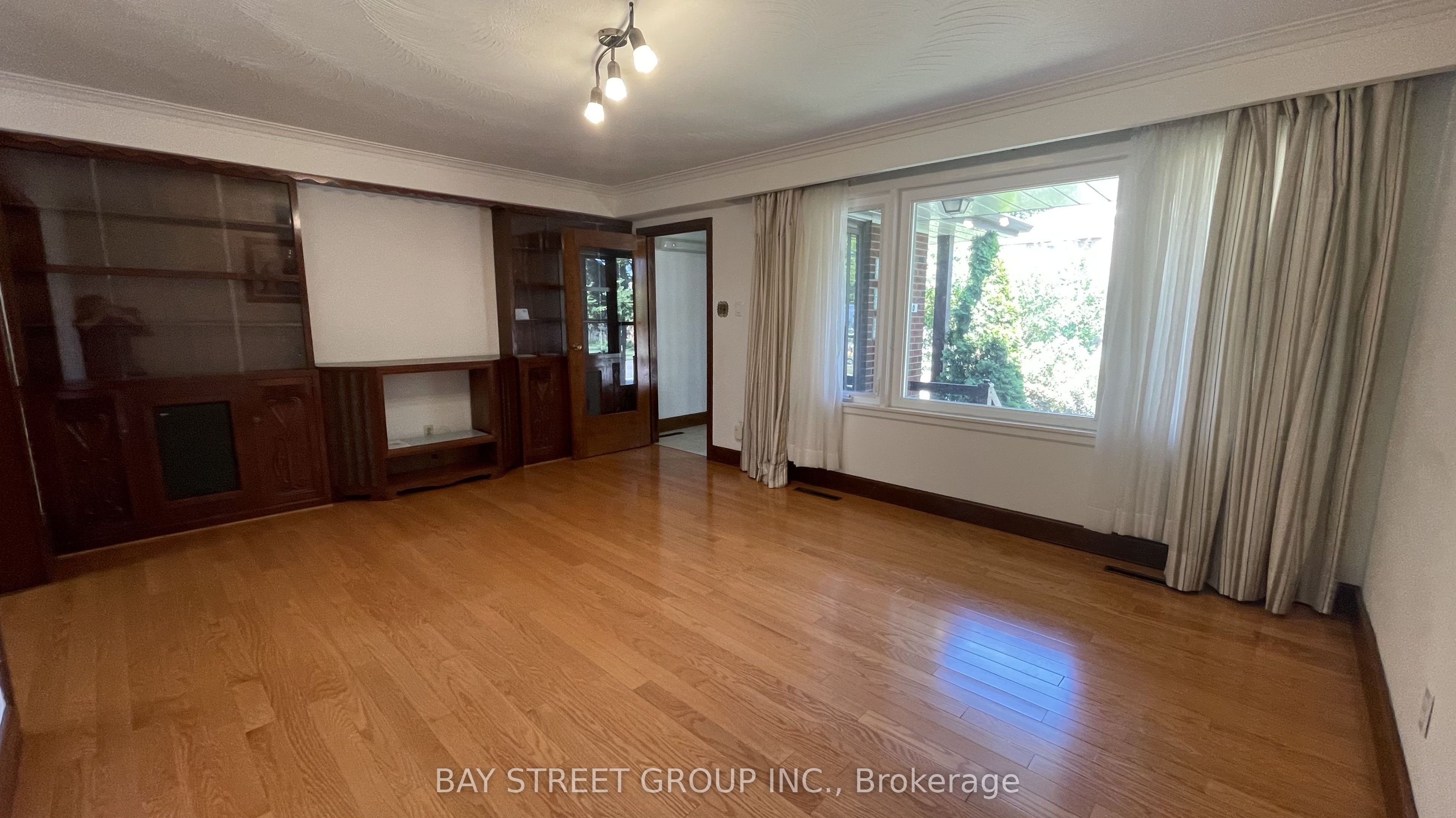 260 Moore Park Avenue, Toronto, ON M2M 1N6 photo 4