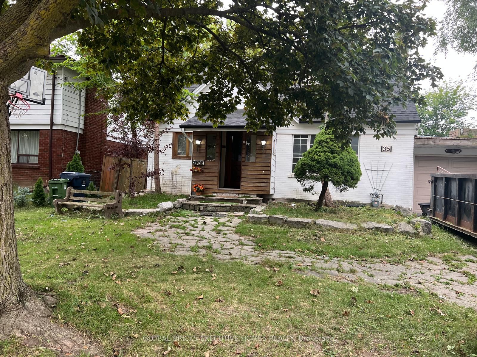35 Luverne Avenue, Toronto, ON M3H 1R7 photo 3