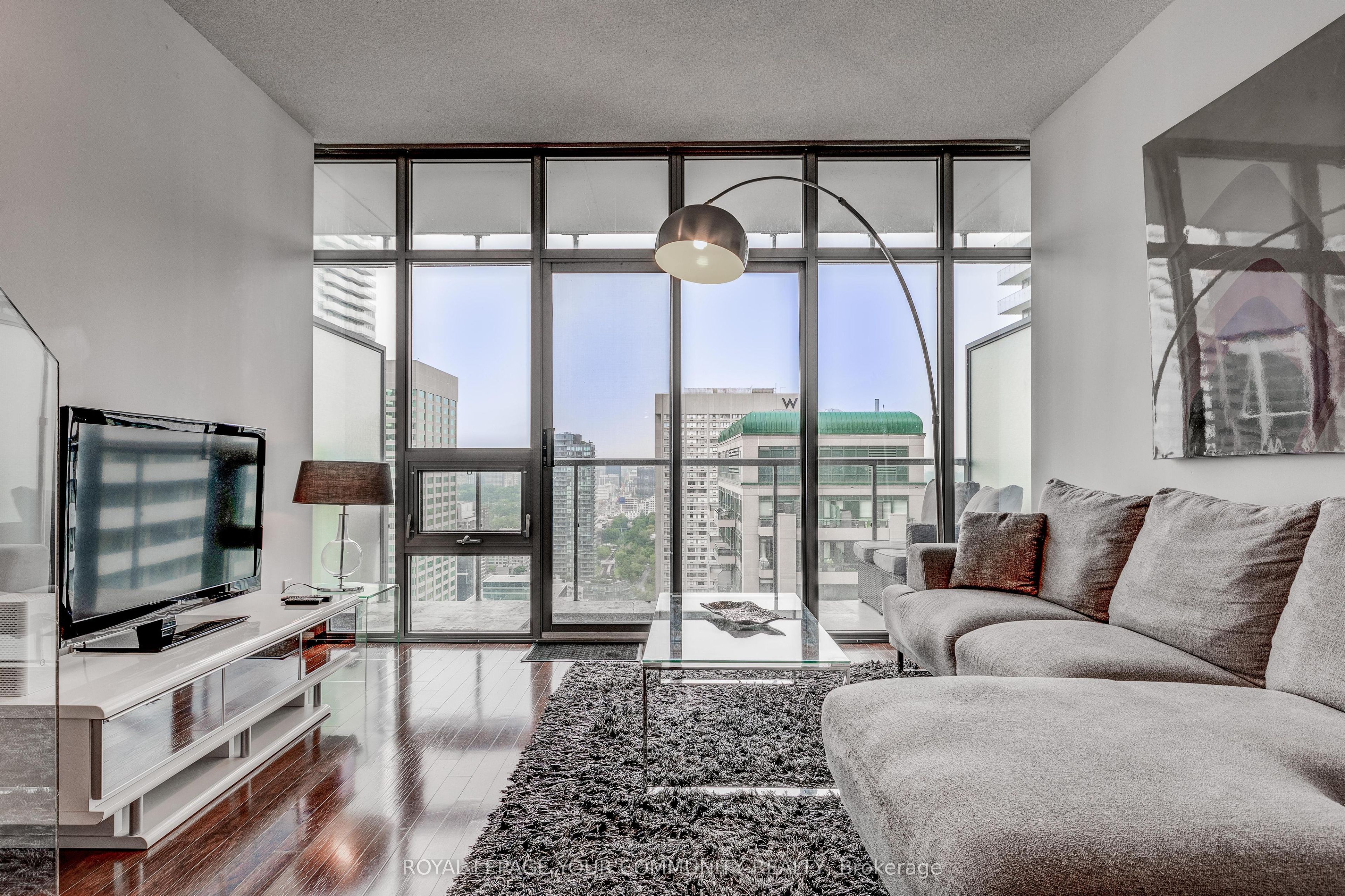 33 Charles Street E 3408, Toronto, ON M4Y 0A2 photo 5