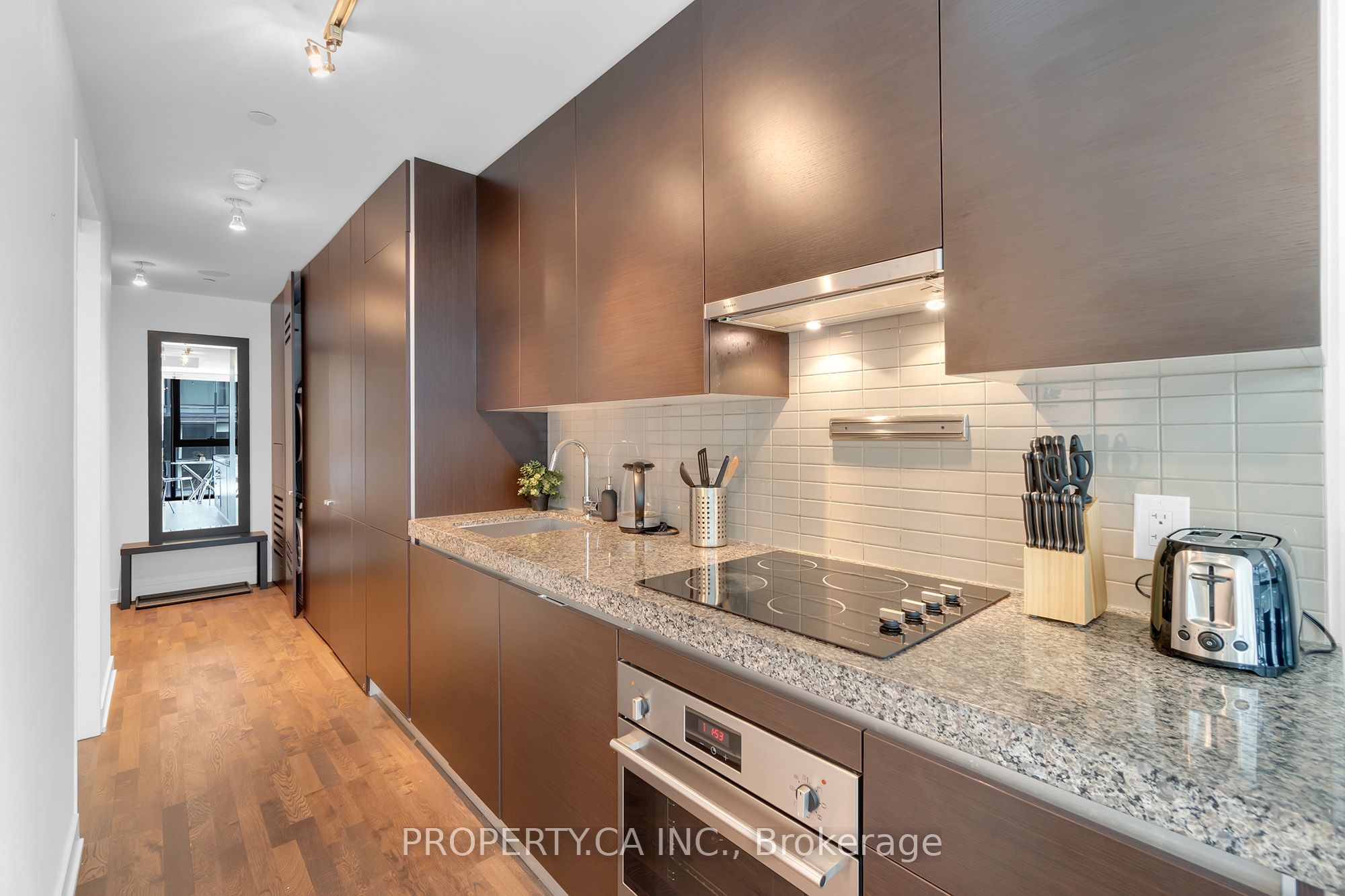 38 Stewart Street 408, Toronto, ON M5V 0H1 photo 5