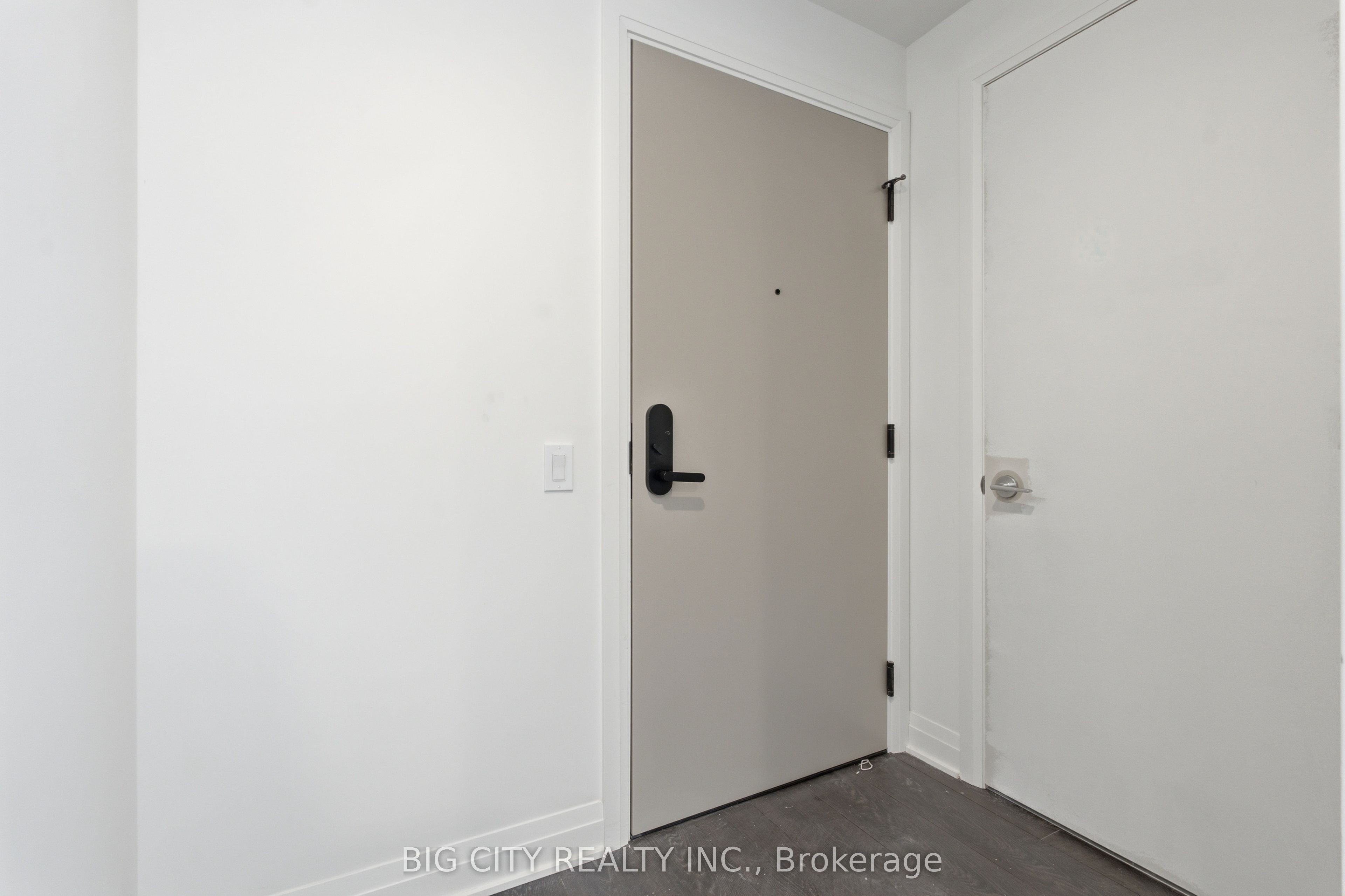 25 Frederick Todd Way 1010, Toronto, ON M4G 0C6 photo 2