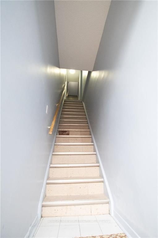 1104 College Street 3RD Floor, Toronto, ON M6H 1B3 photo 2