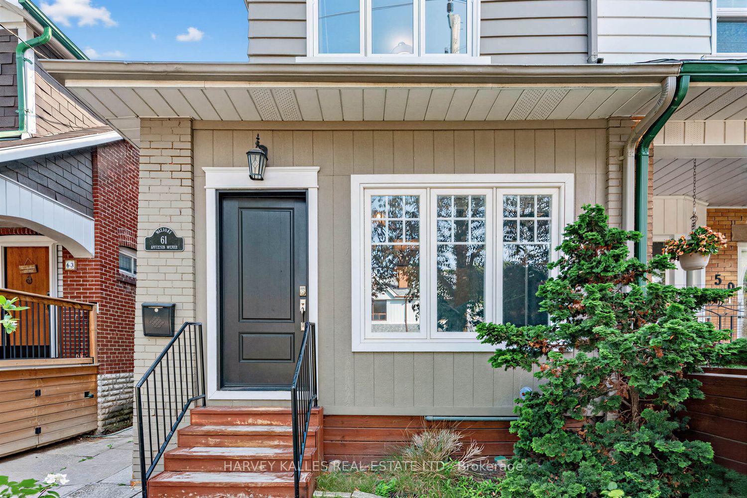 61 Appleton Avenue, Toronto, ON M6E 3A4 photo 3