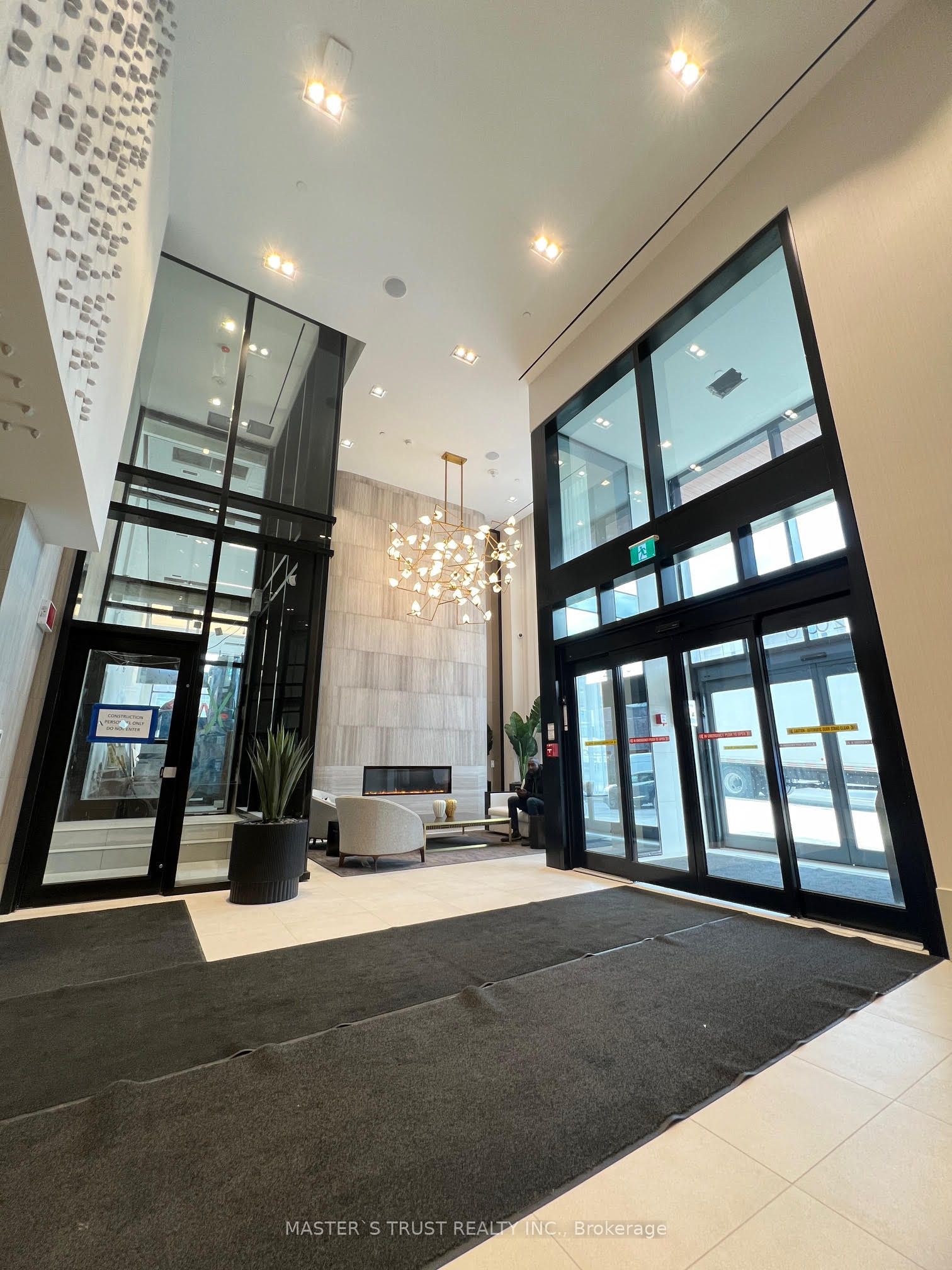 2020 Bathurst Street 931, Toronto, ON M5P 0A6