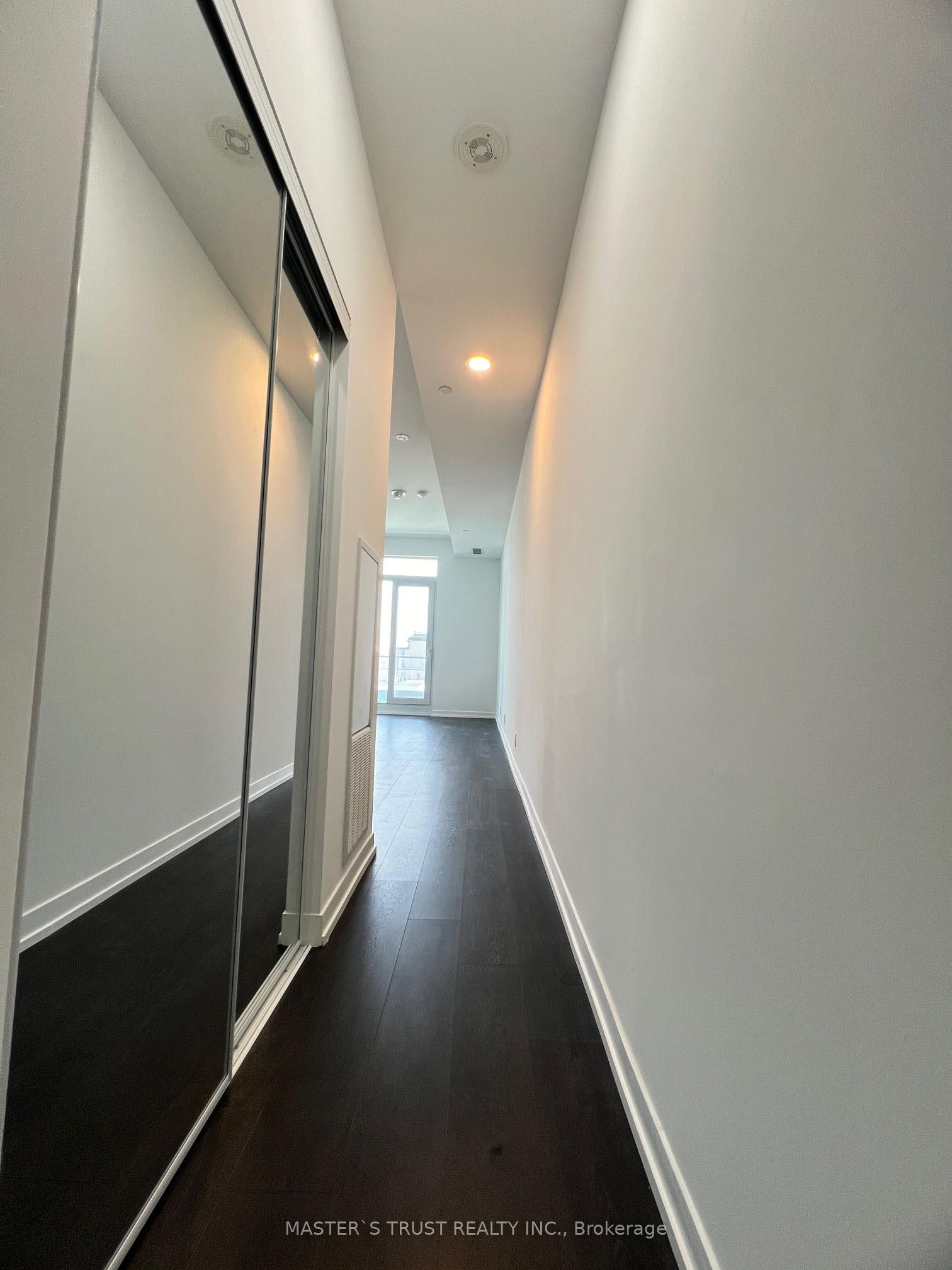 2020 Bathurst Street 931, Toronto, ON M5P 0A6 photo 4