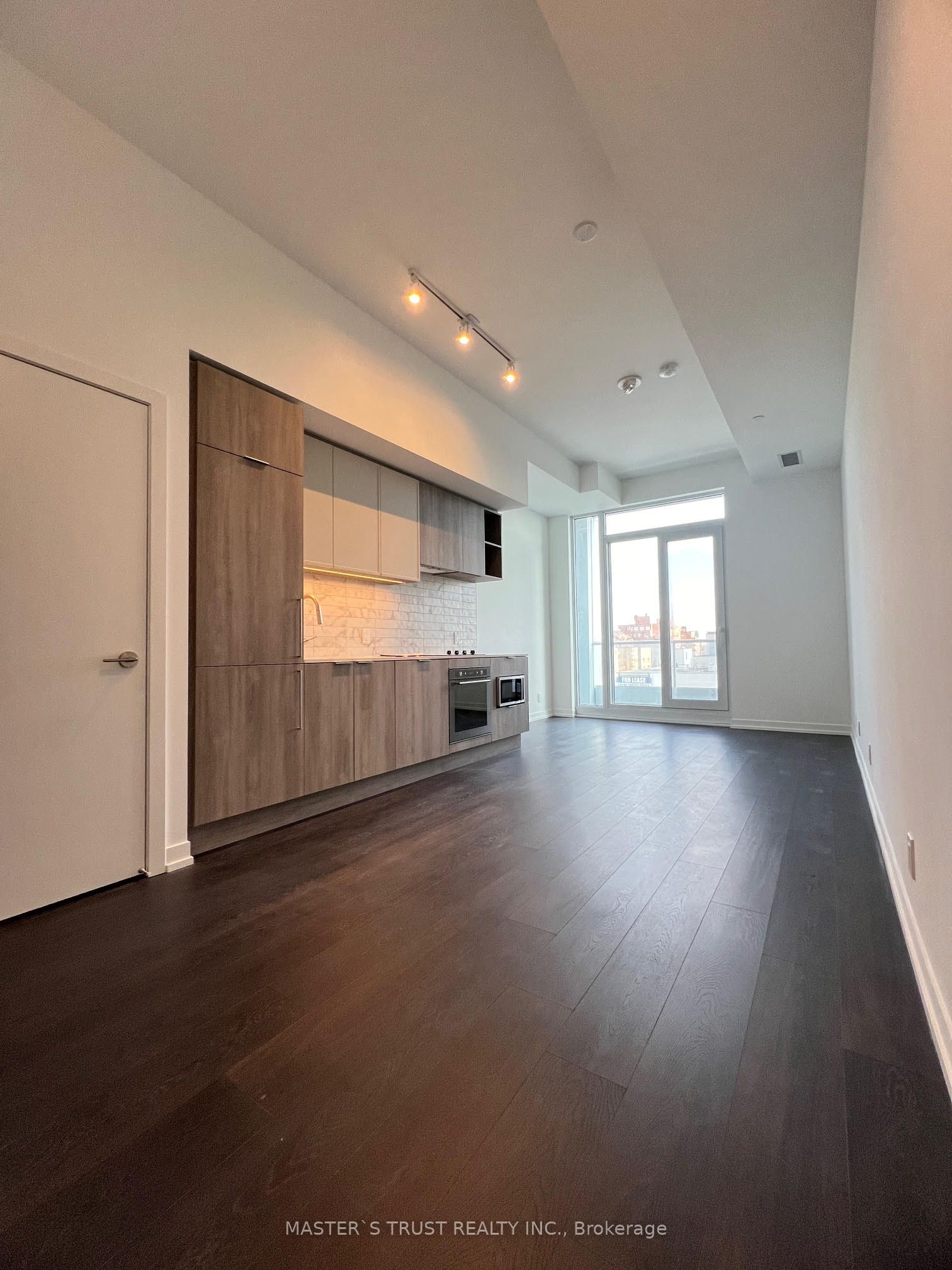2020 Bathurst Street 931, Toronto, ON M5P 0A6 photo 5