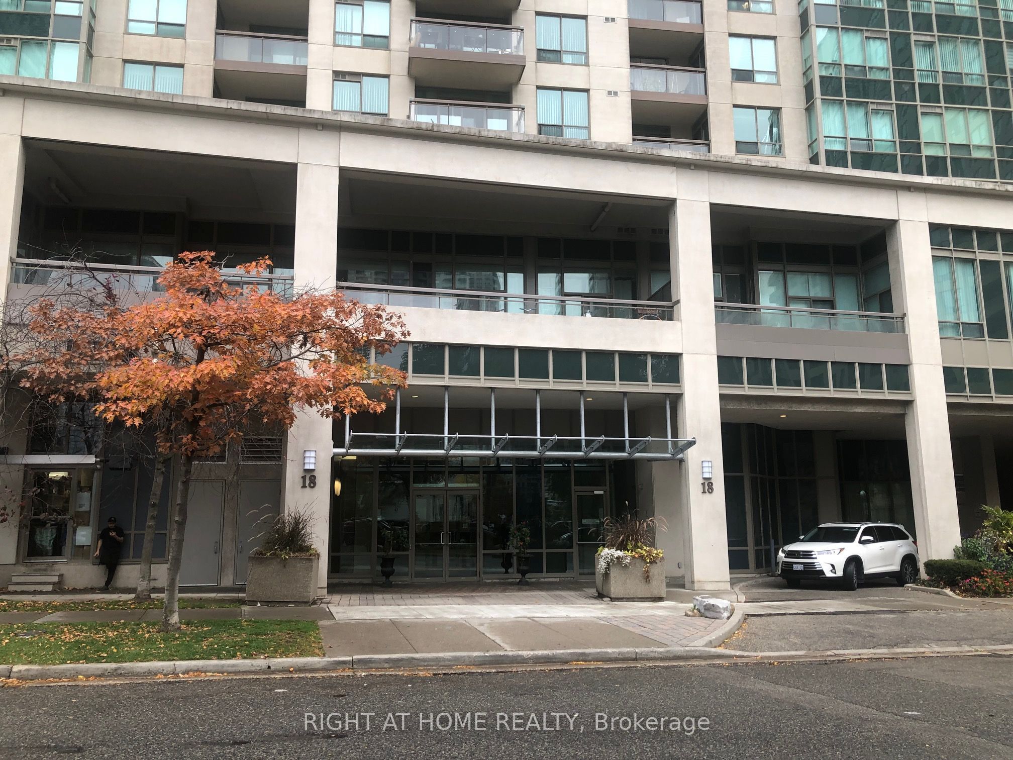 18 Parkview Avenue 603, Toronto, ON M2N 7H7