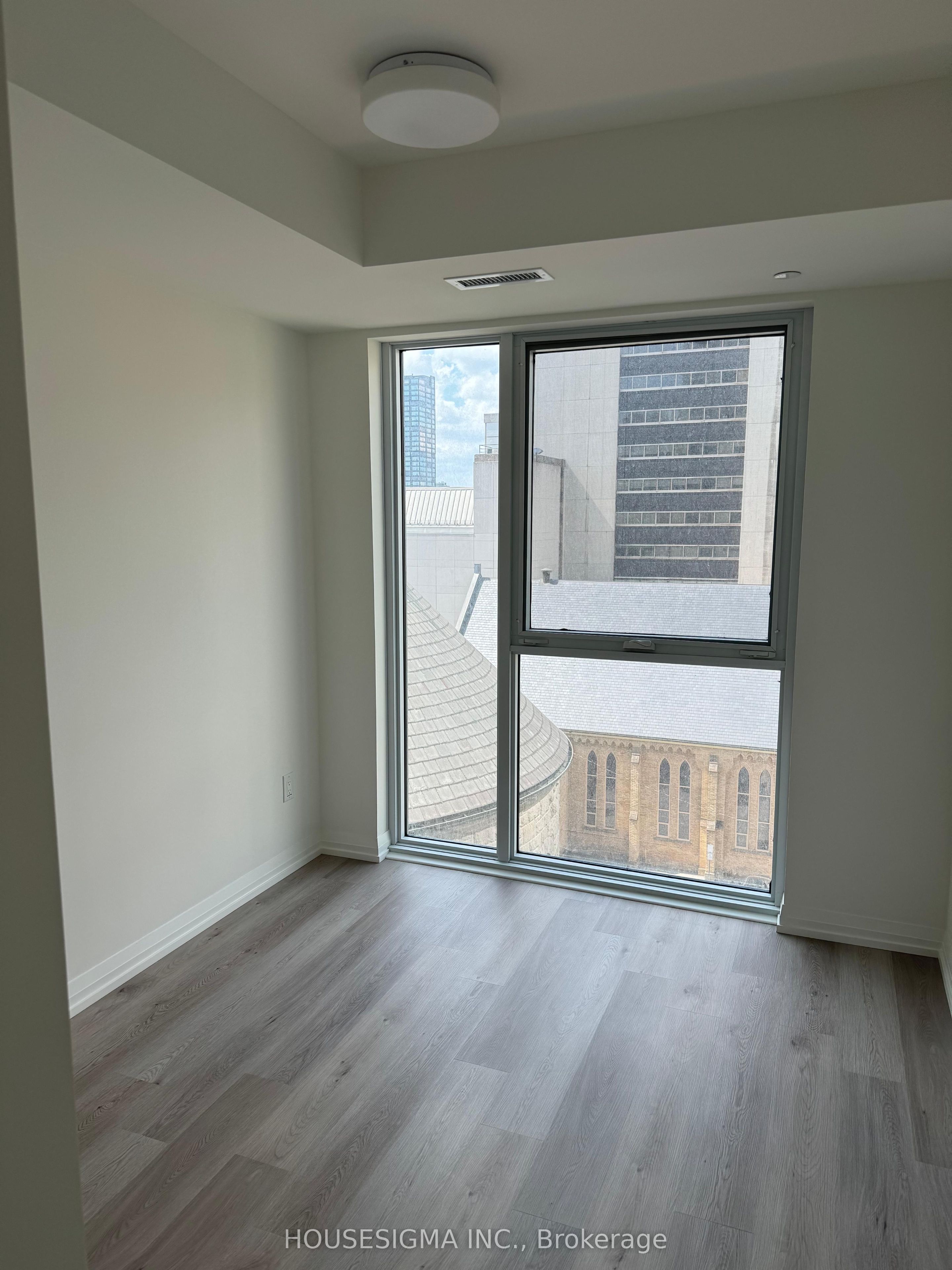 280 Dundas St W 602, Toronto, ON M5T 0E3 photo 5