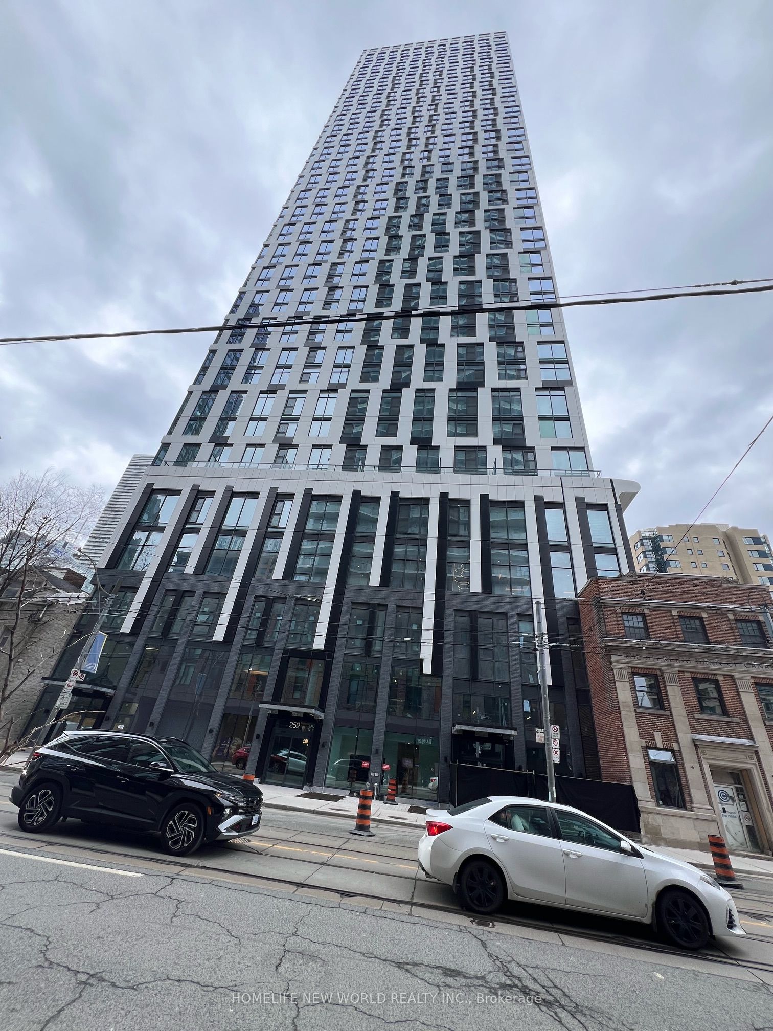 252 Church Street 807, Toronto, ON M5B 0E6 photo 2