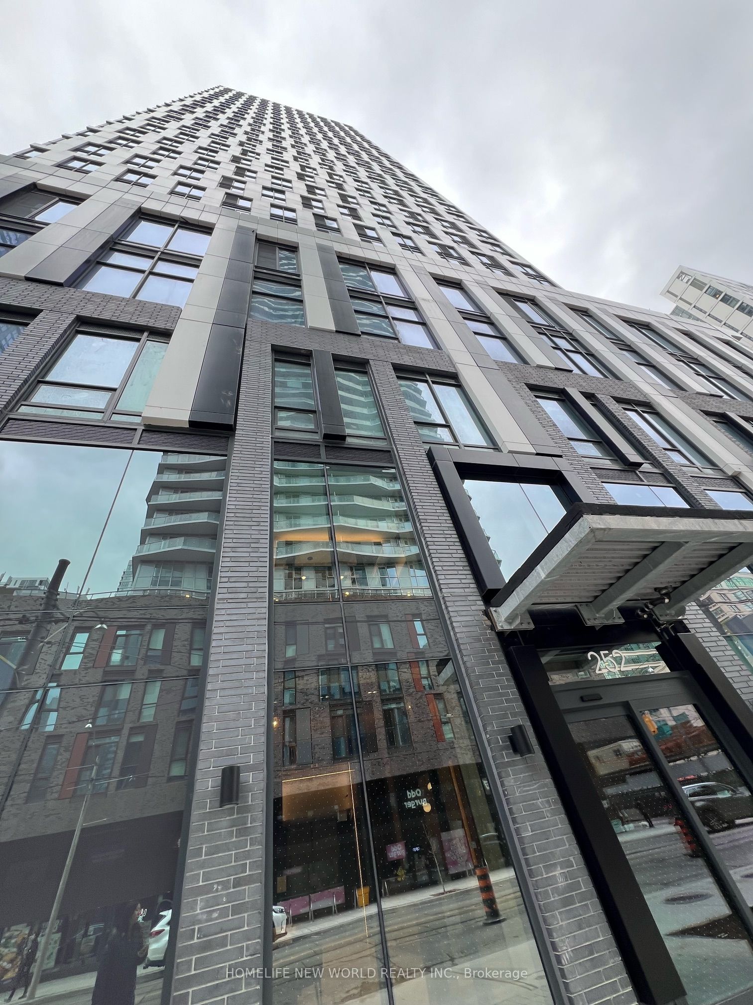 252 Church Street 807, Toronto, ON M5B 0E6 photo 4