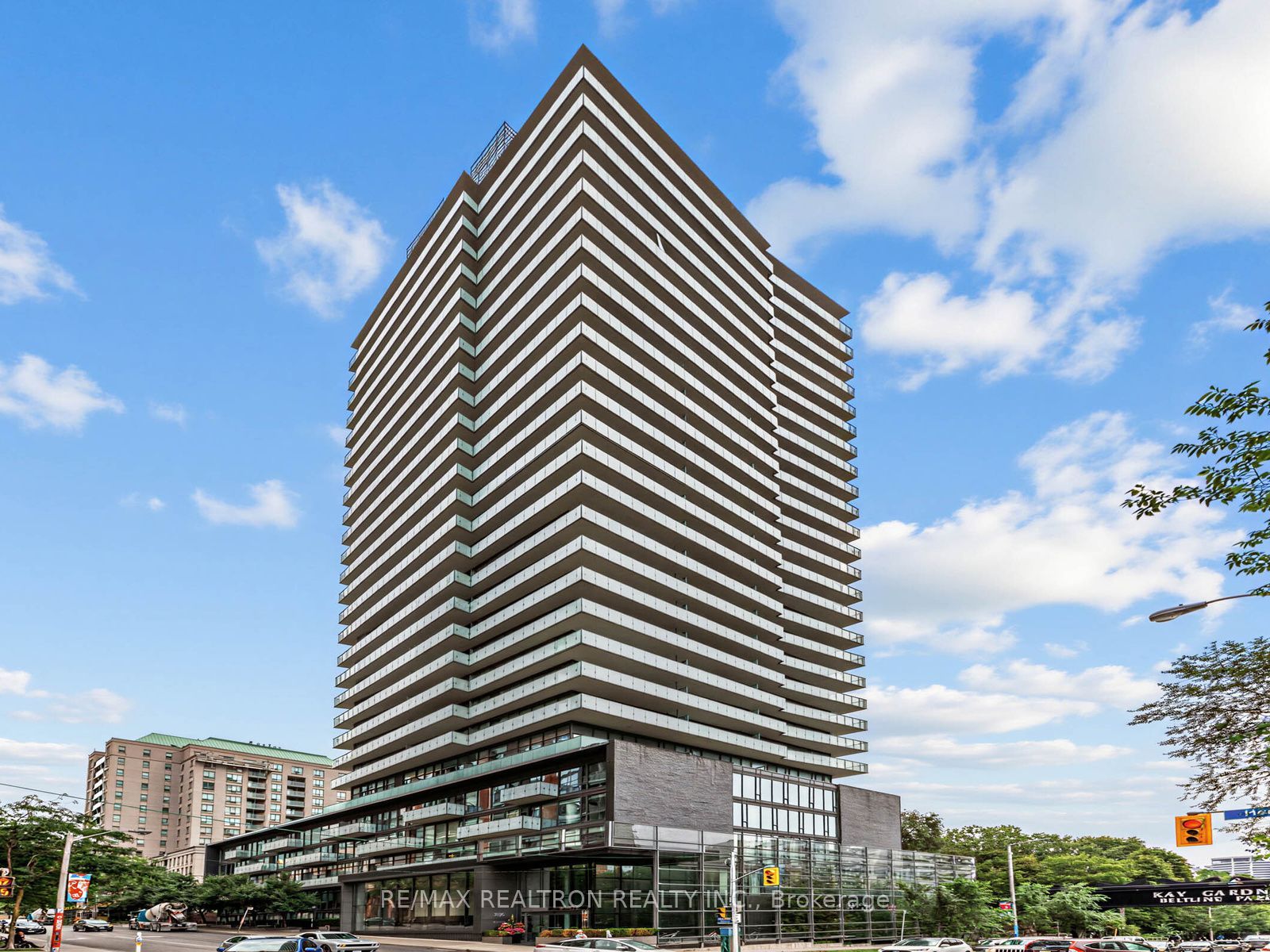 1815 Yonge Street 407, Toronto, ON M4T 2A4