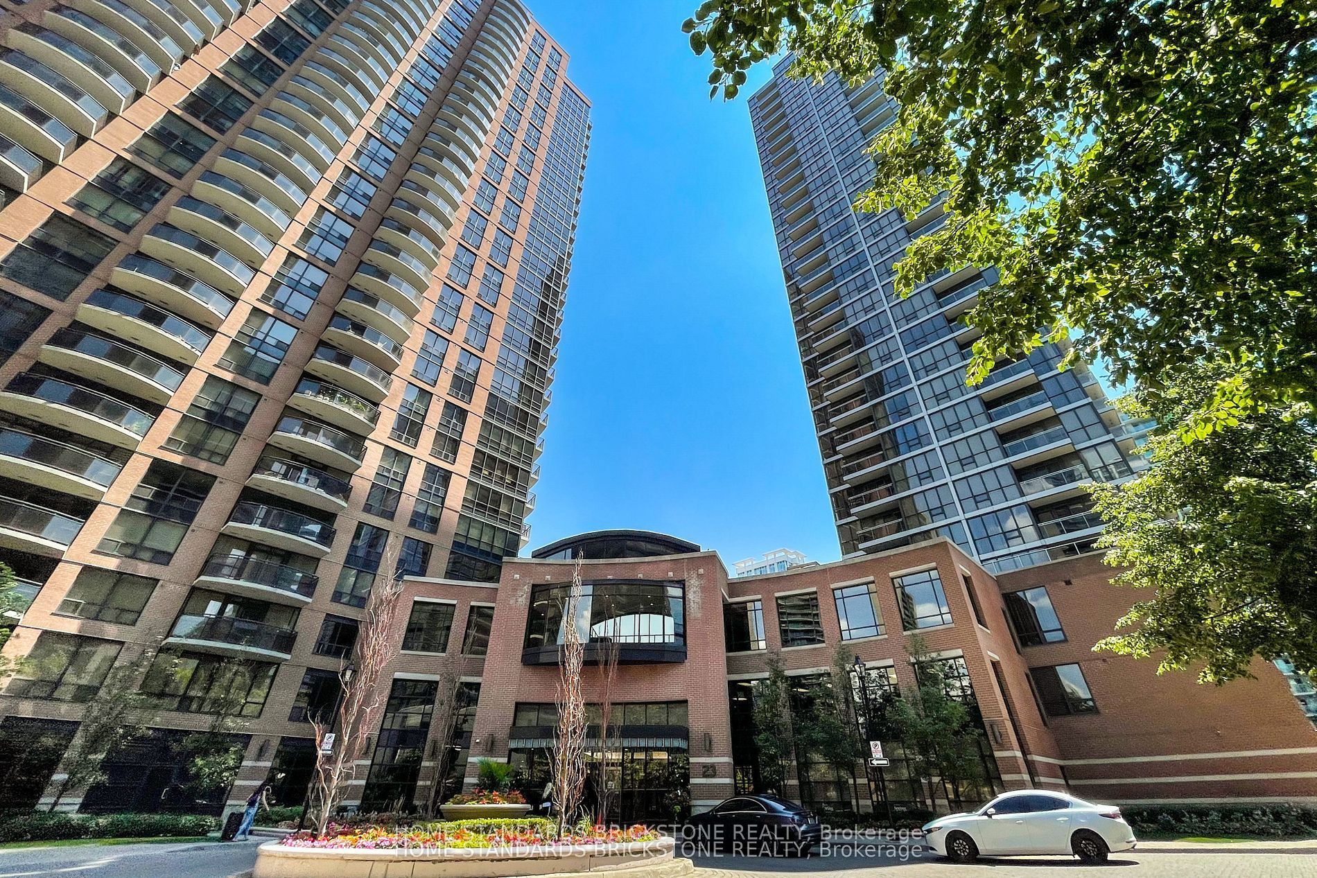 23 Sheppard Avenue E 512, Toronto, ON M2N 0C8