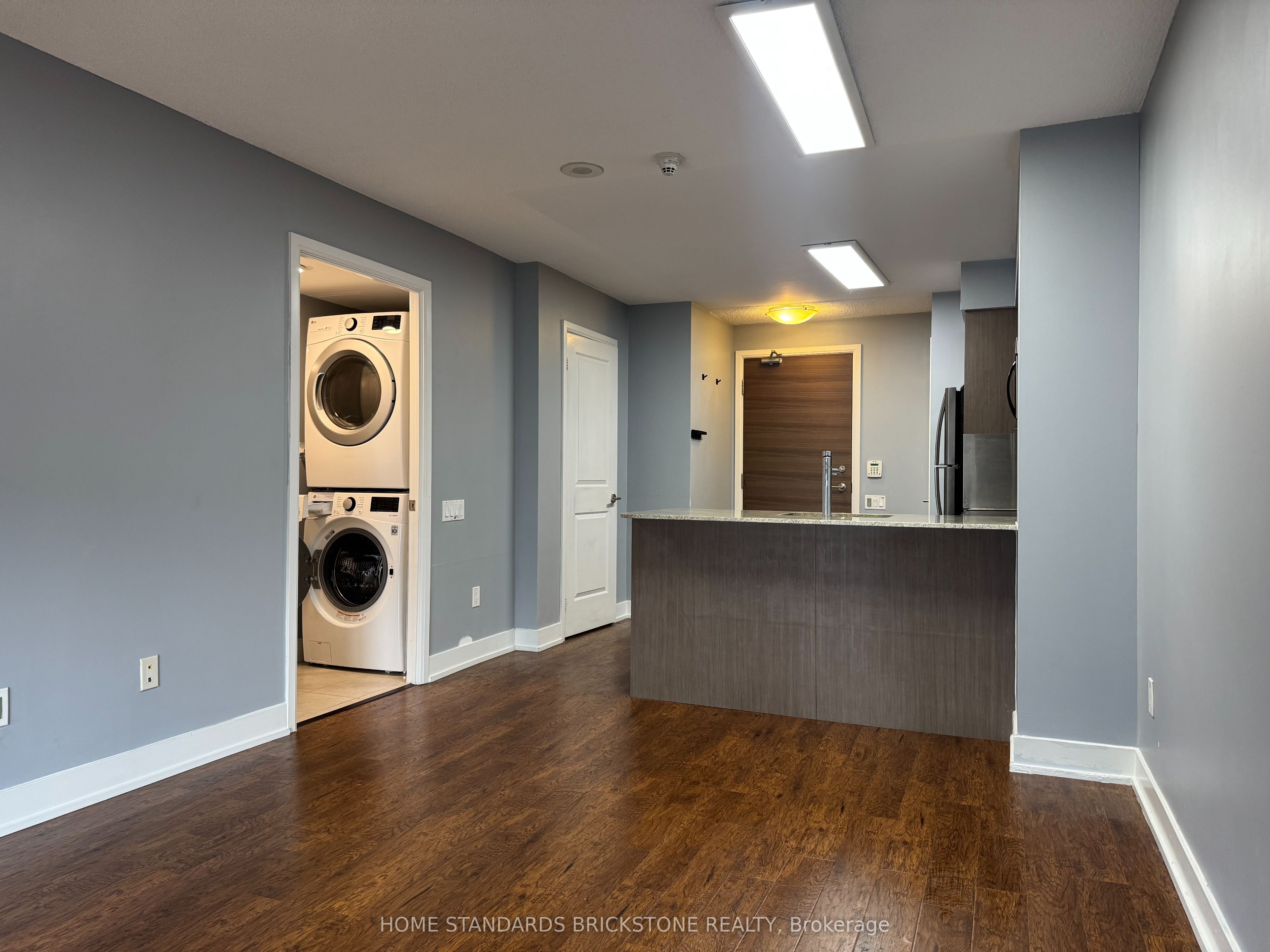 23 Sheppard Avenue E 512, Toronto, ON M2N 0C8 photo 3